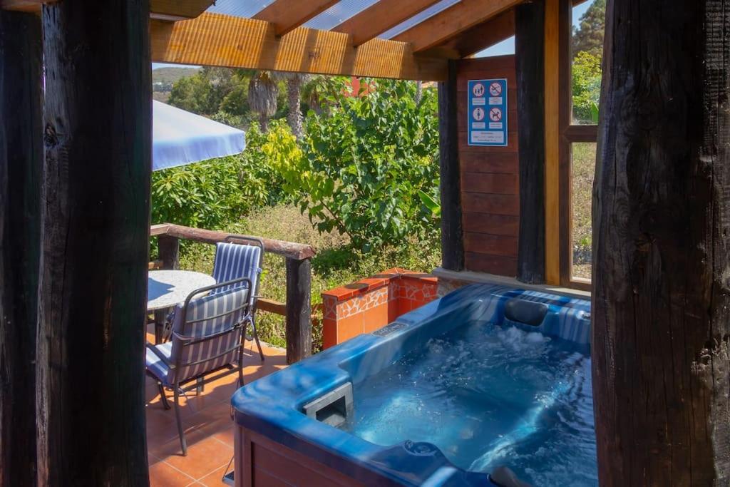 CASA RÚSTICA CON JACUZZI