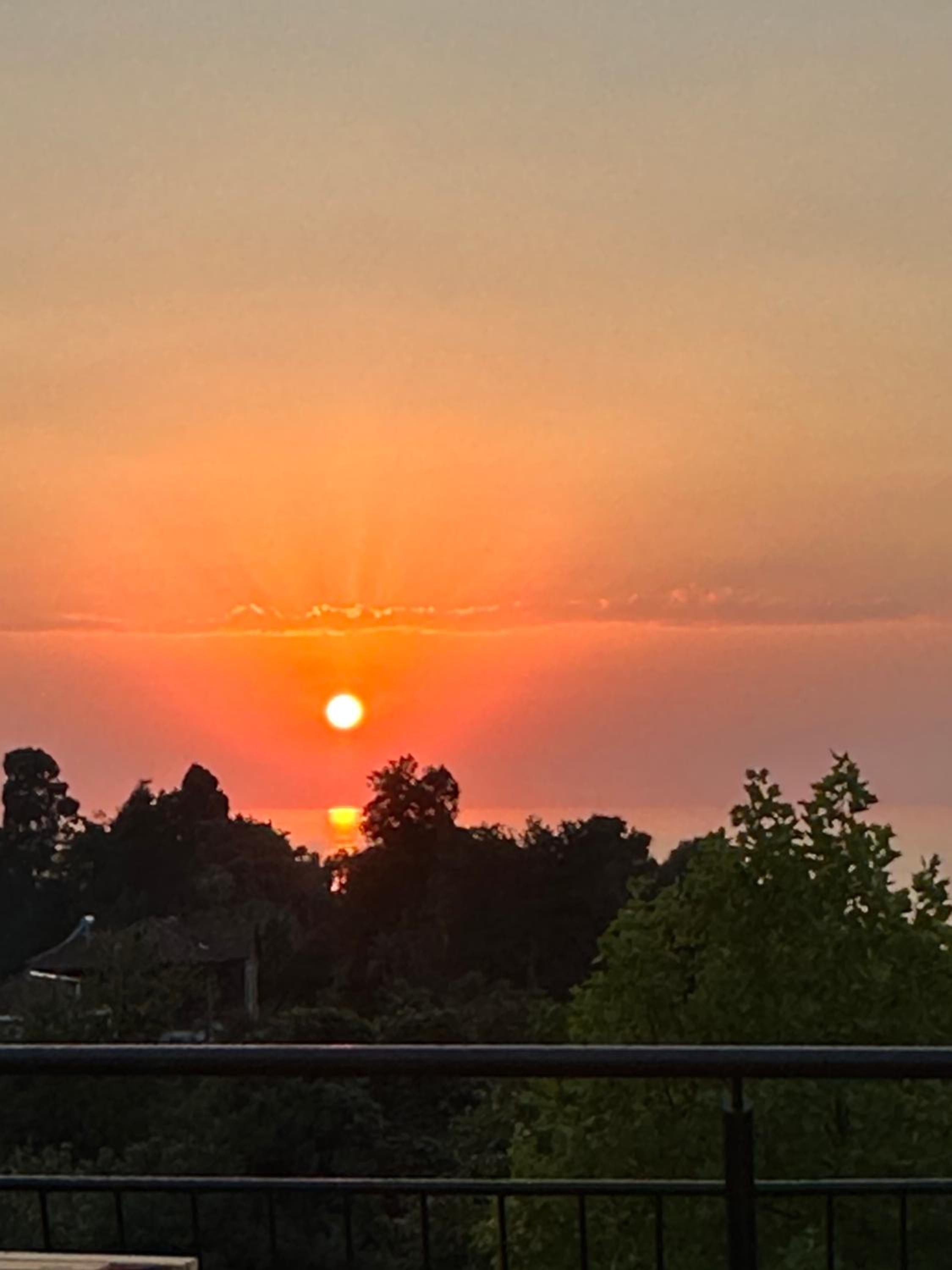 Agora Sundeck Tsikhisdziri