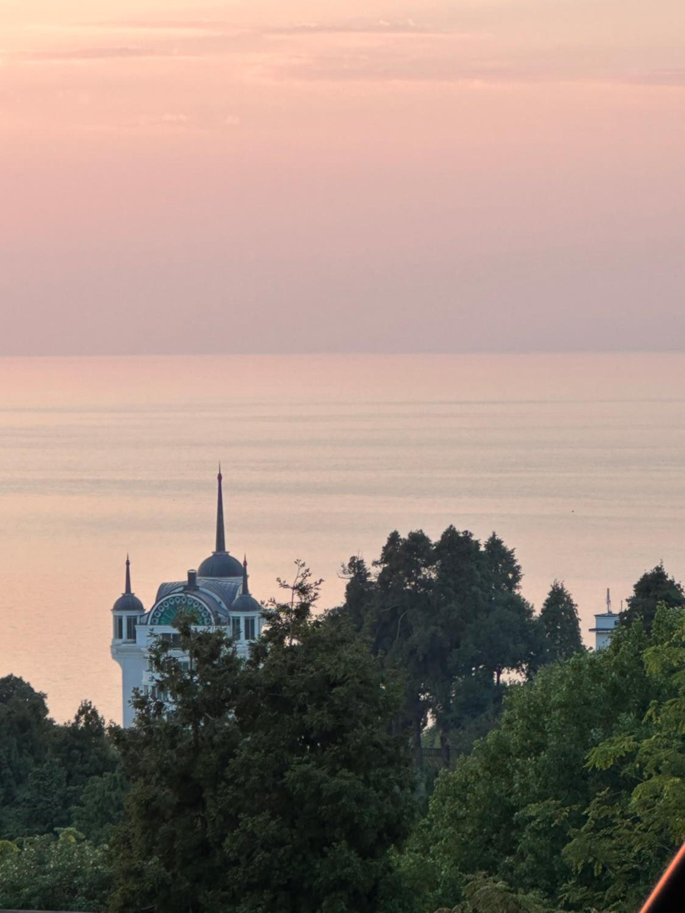 Agora Sundeck Tsikhisdziri