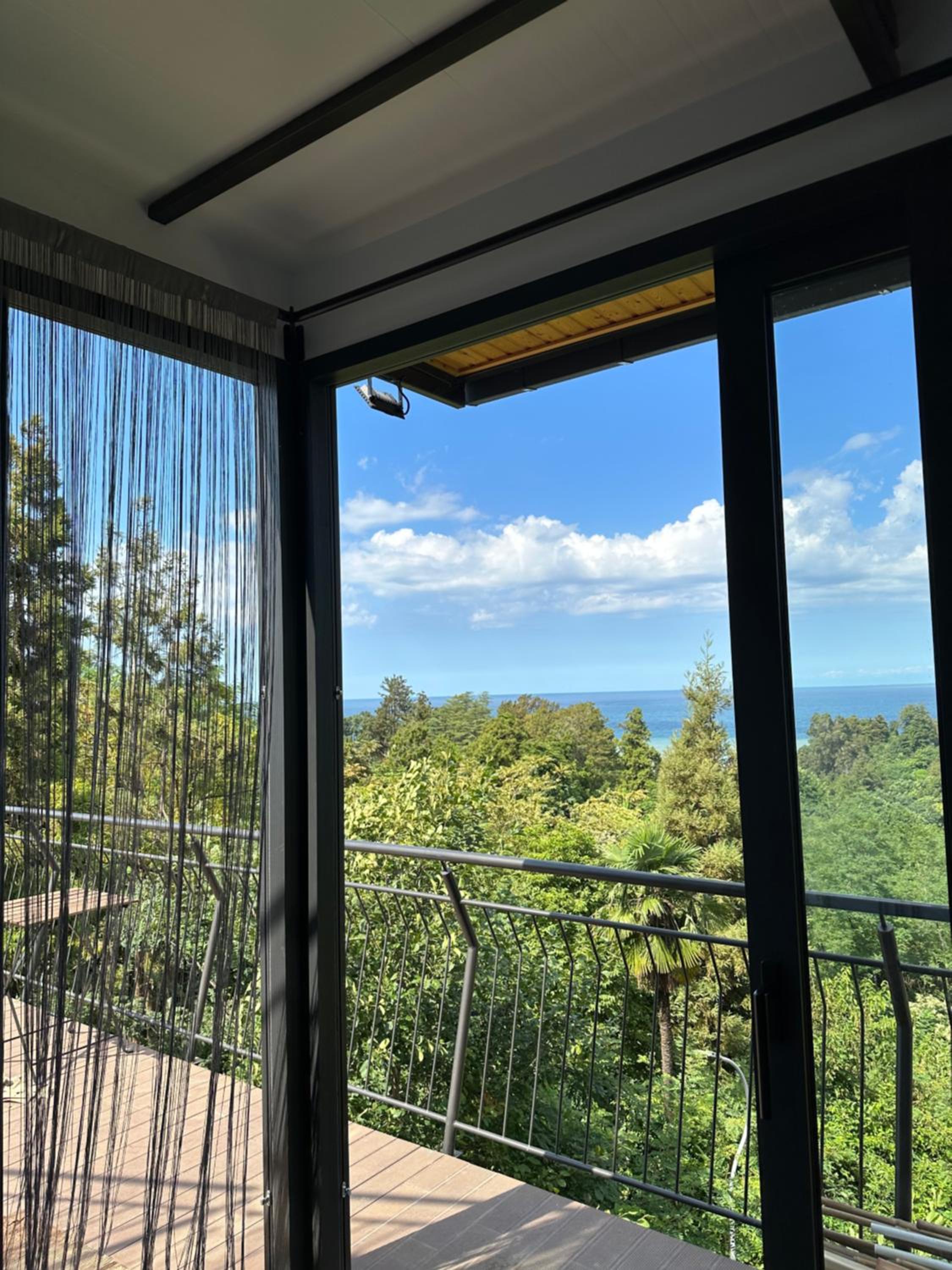 Agora Sundeck Tsikhisdziri