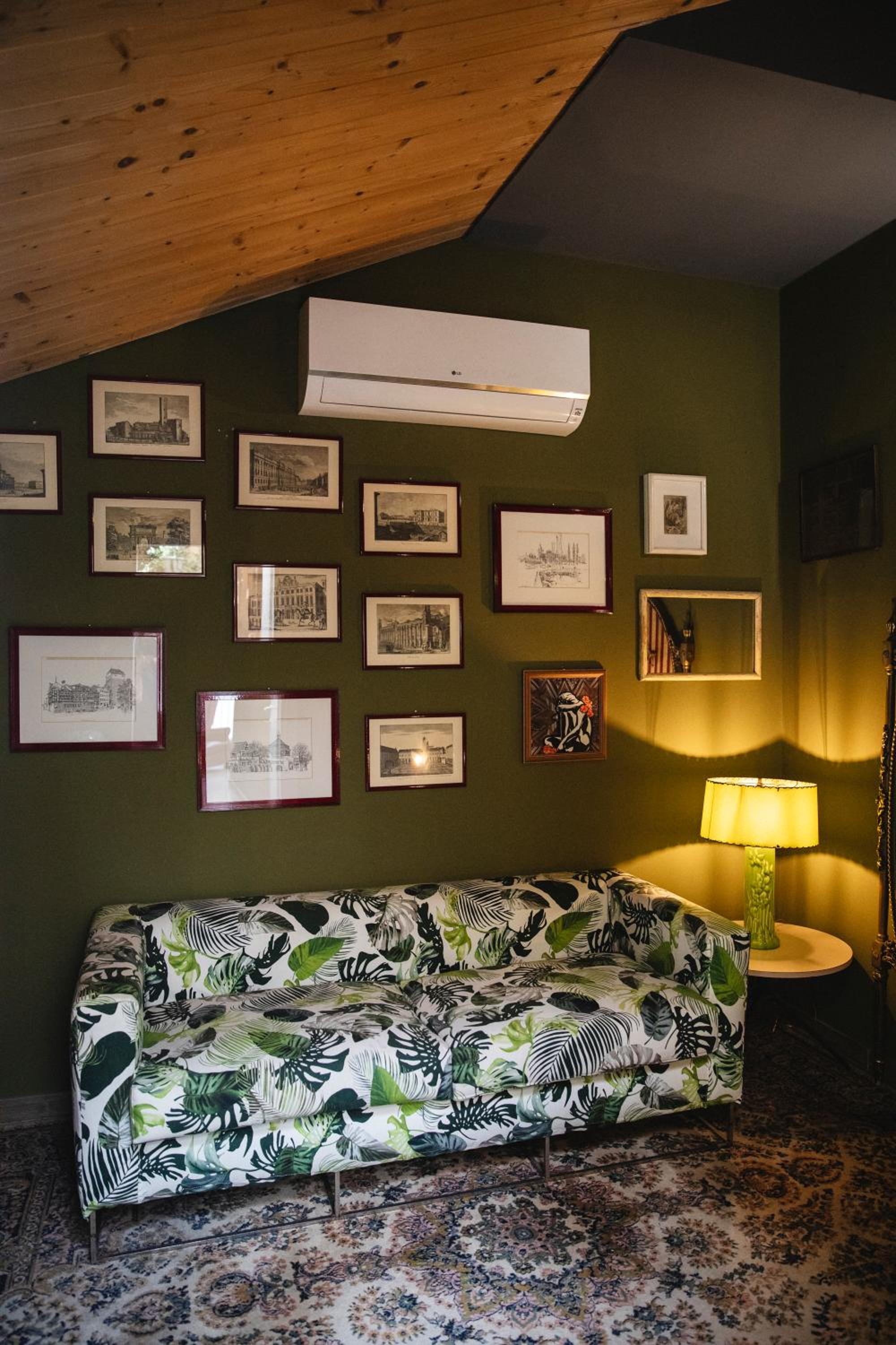 lounge
