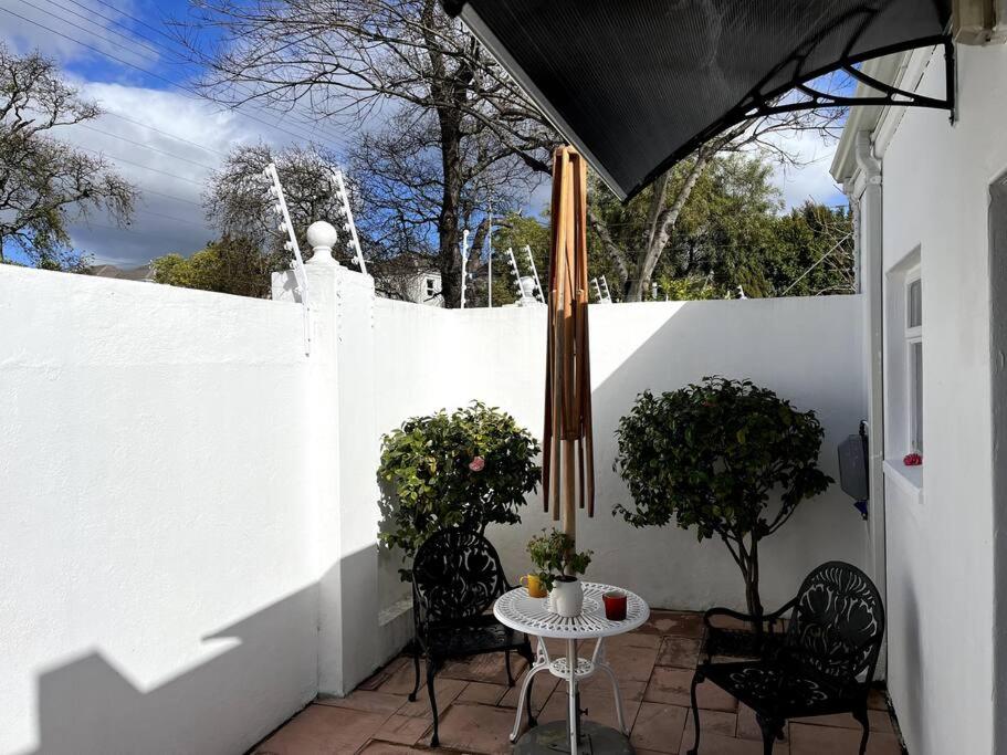 Cosy Harcourt Cottage