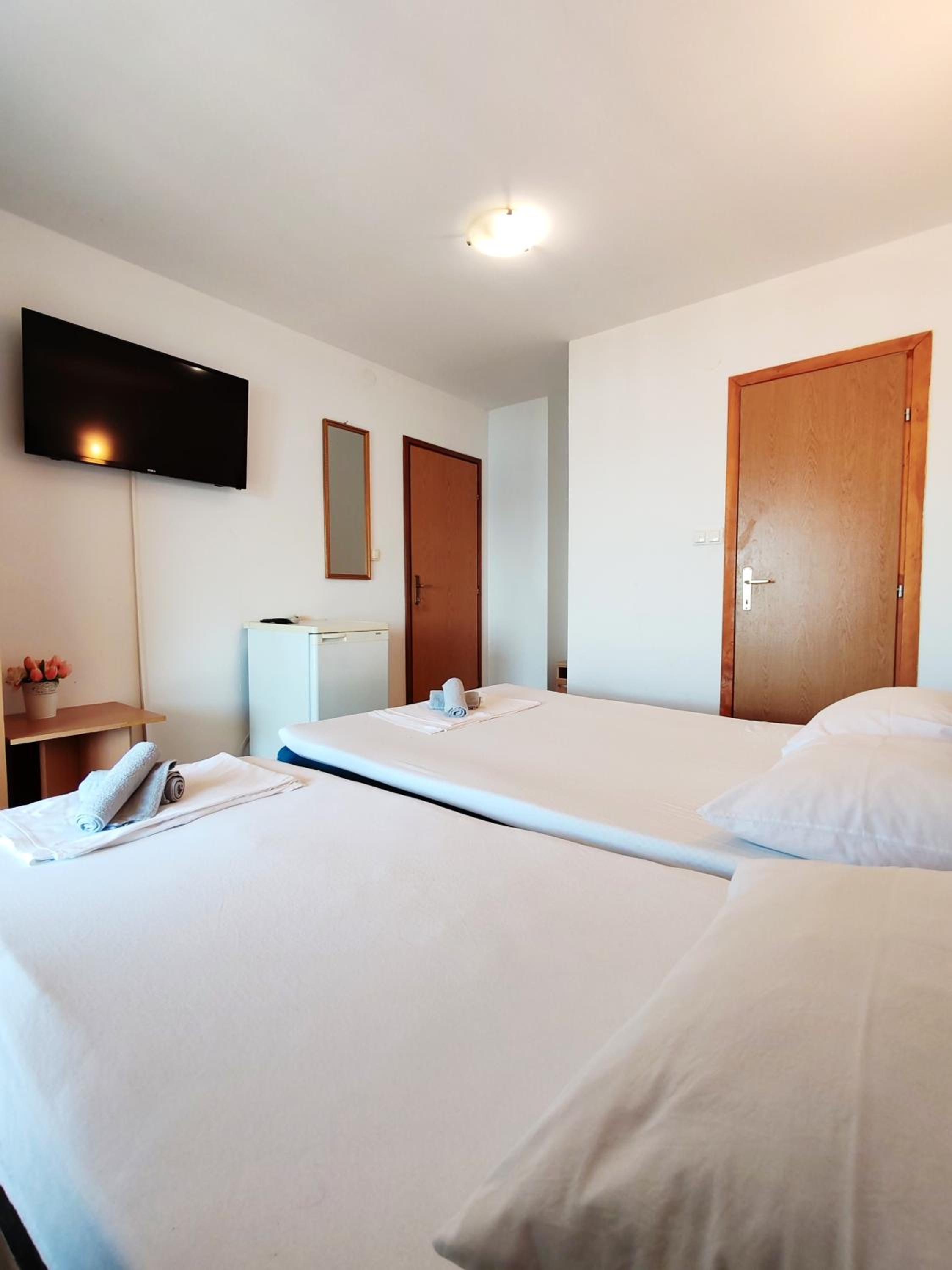 Apartment & Rooms Tempera