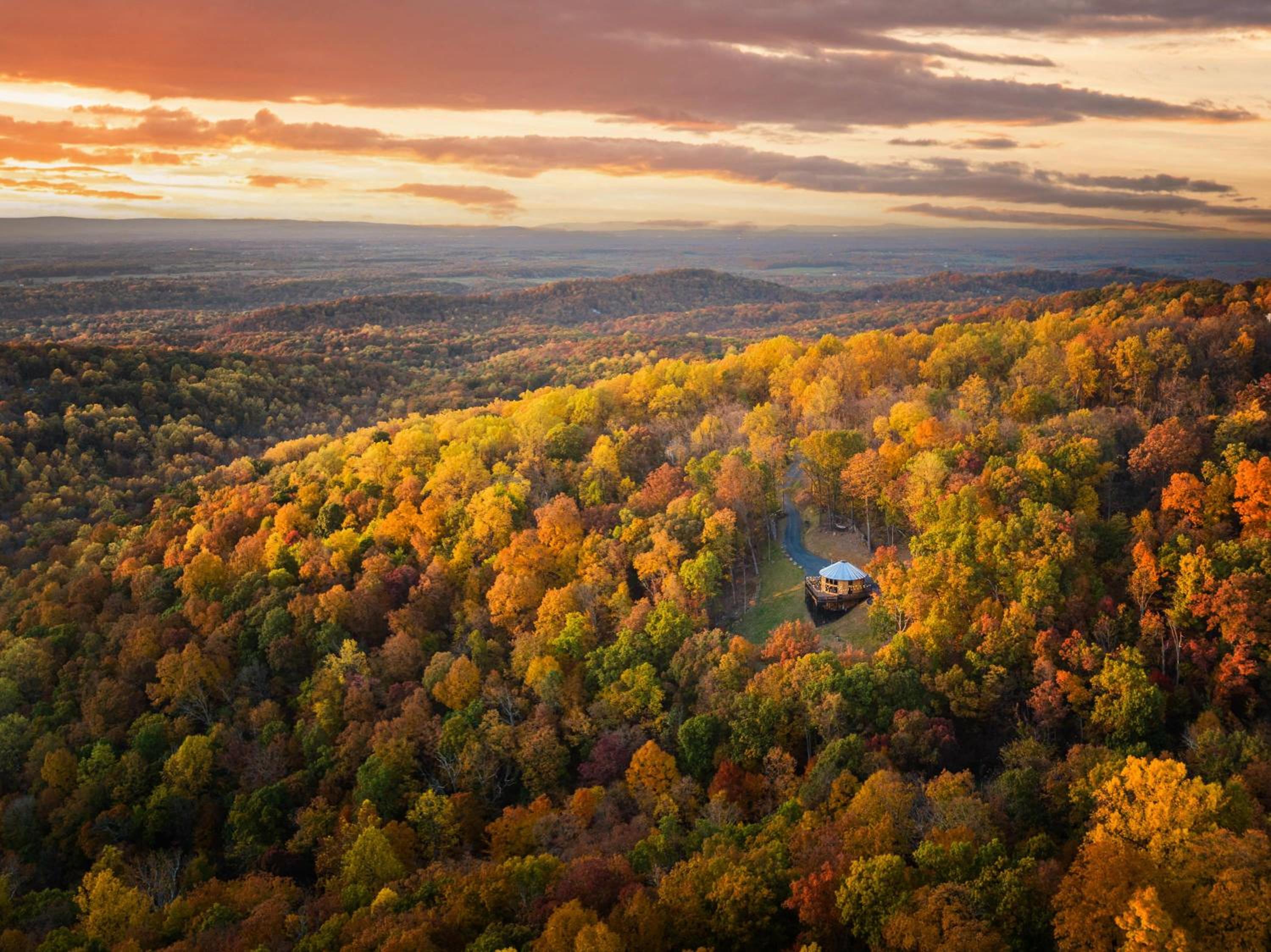 Skyline Yurt: Hot Tub~Wood Stove~WiFi~EVcharger view 5