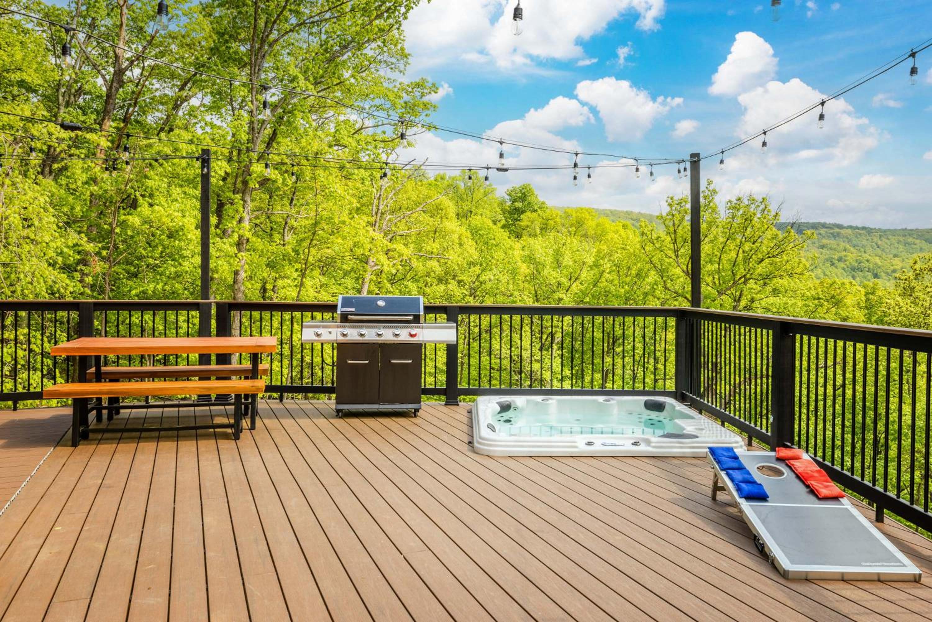 Skyline Yurt: Hot Tub~Wood Stove~WiFi~EVcharger view 4