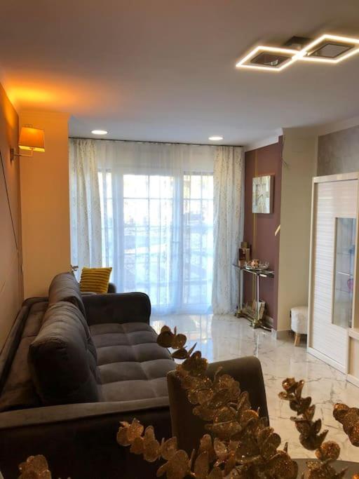 Unique Apartment La Pineda
