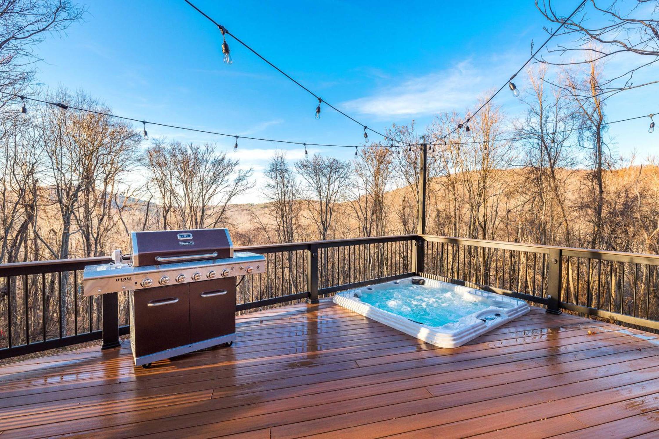 Shenandoah Yurt: Hot Tub~Wood Stove~WiFi~EVcharger view 4