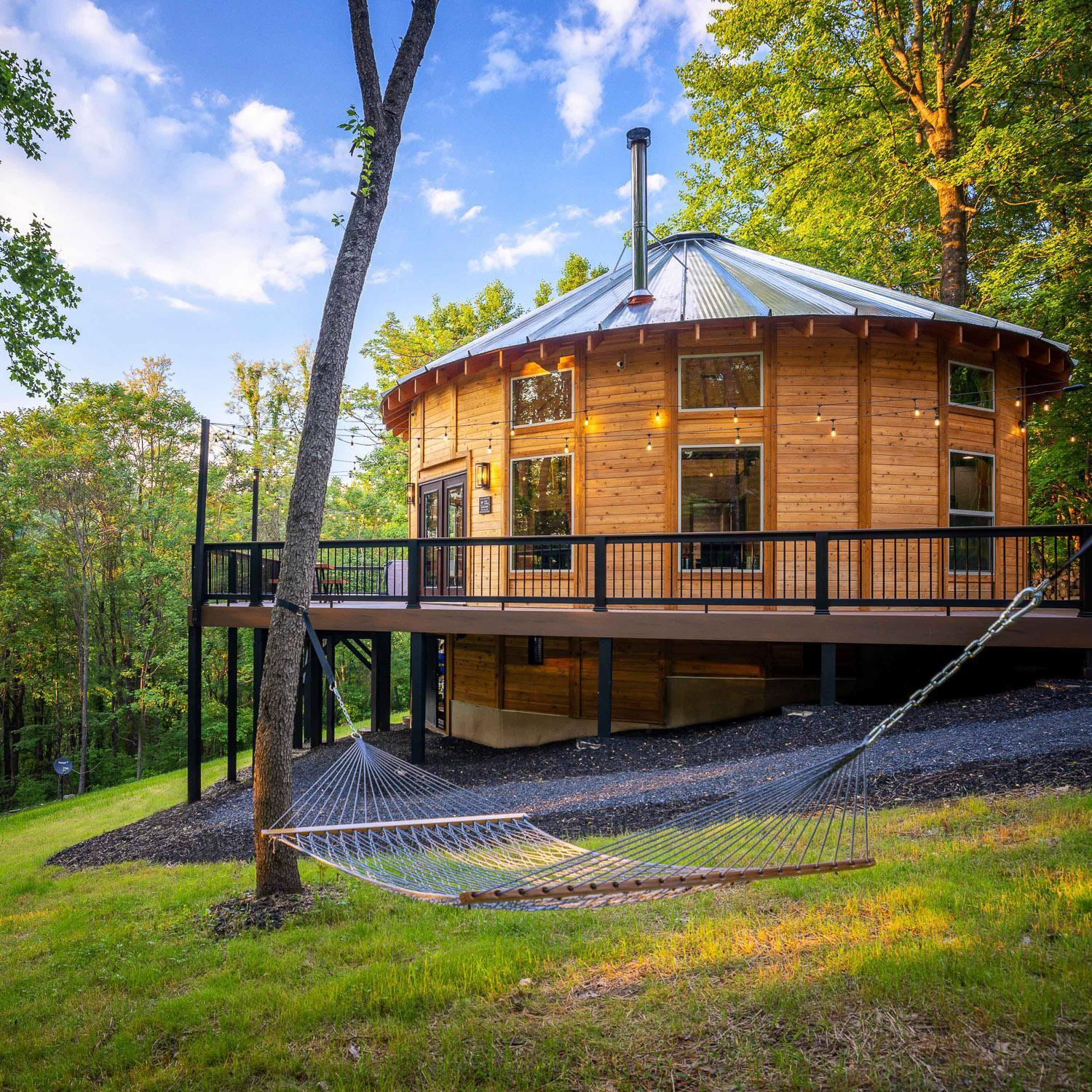 Hotel Shenandoah Yurt: Hot Tub~wood Stove~wifi~evcharger