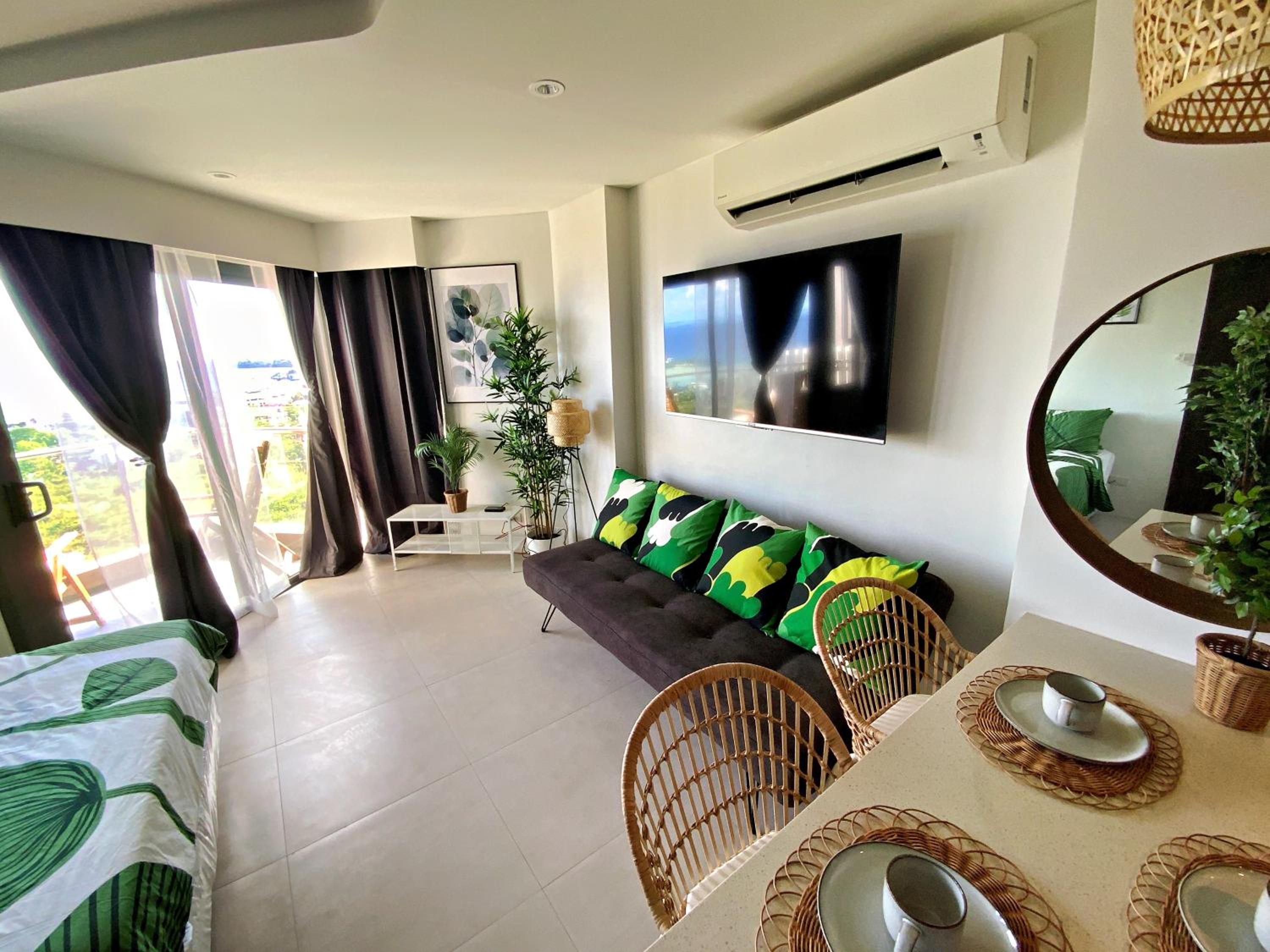 Jungle Studio at Tambuli Ocean View by Dominik Studio with Pool & Balcony in Mactan view 4