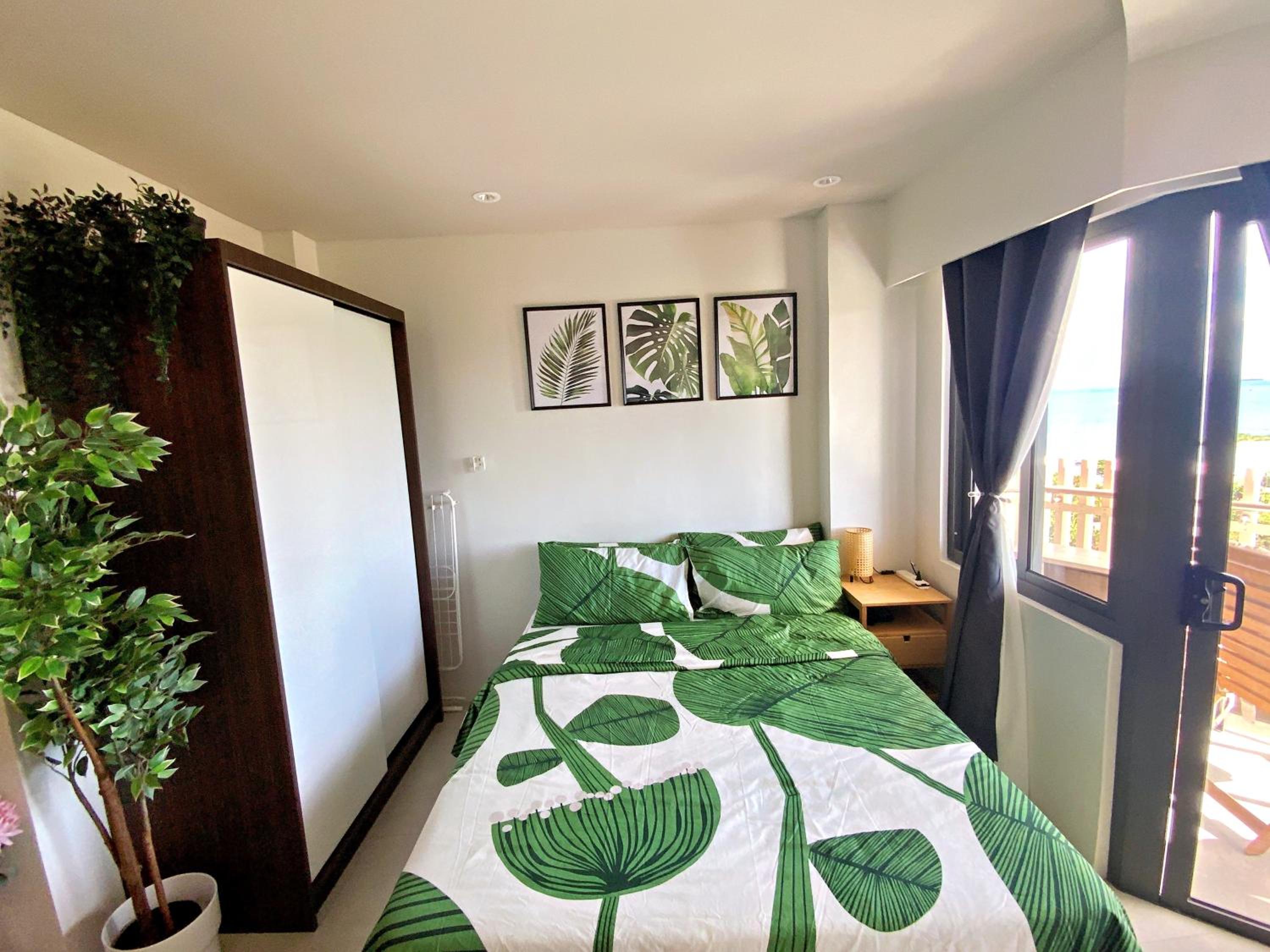 Jungle Studio at Tambuli Ocean View by Dominik Studio with Pool & Balcony in Mactan view 5