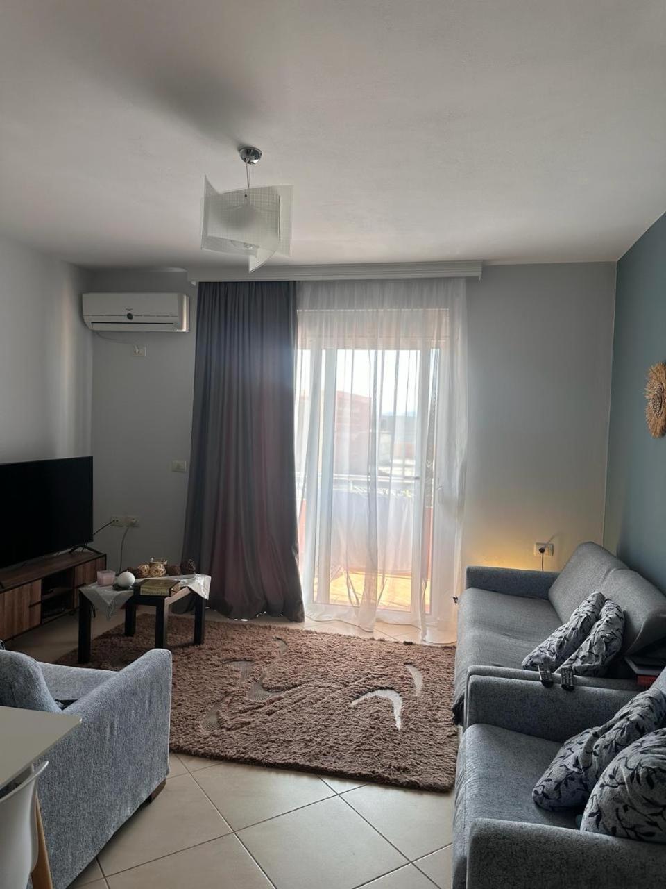 Seaside Cityscape Apartment 3
