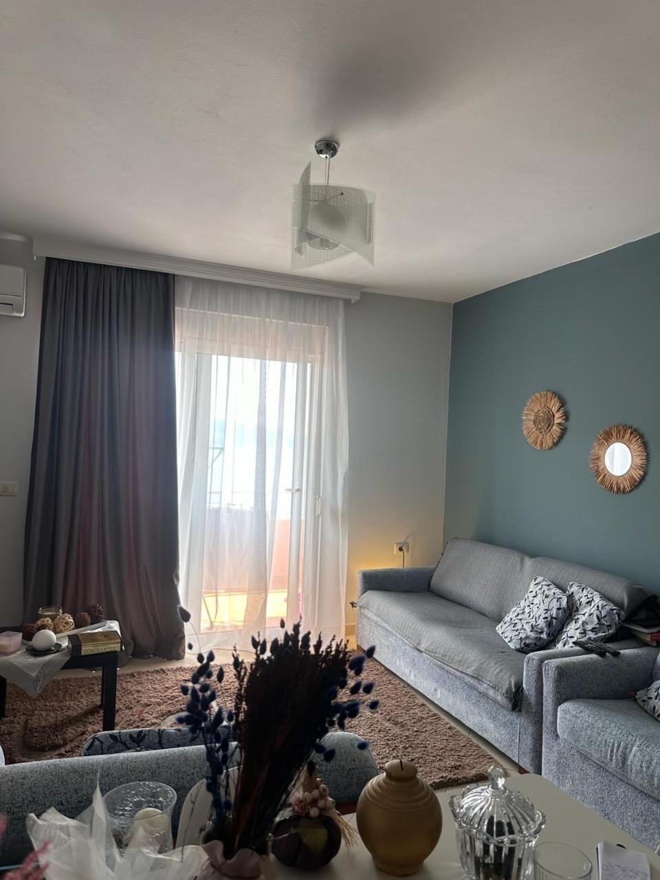 Seaside Cityscape Apartment 3