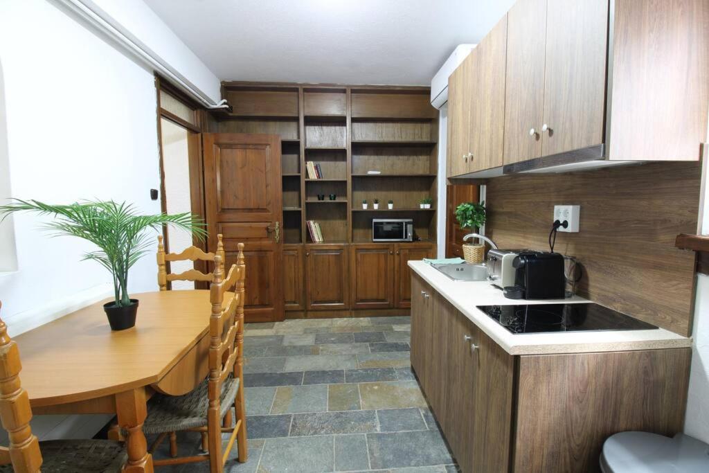 Raise Polydrosos Traditional Getaway
