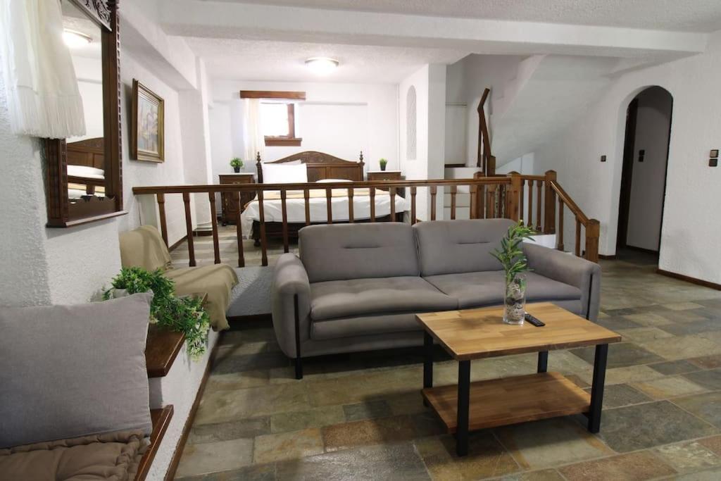 Raise Polydrosos Traditional Getaway