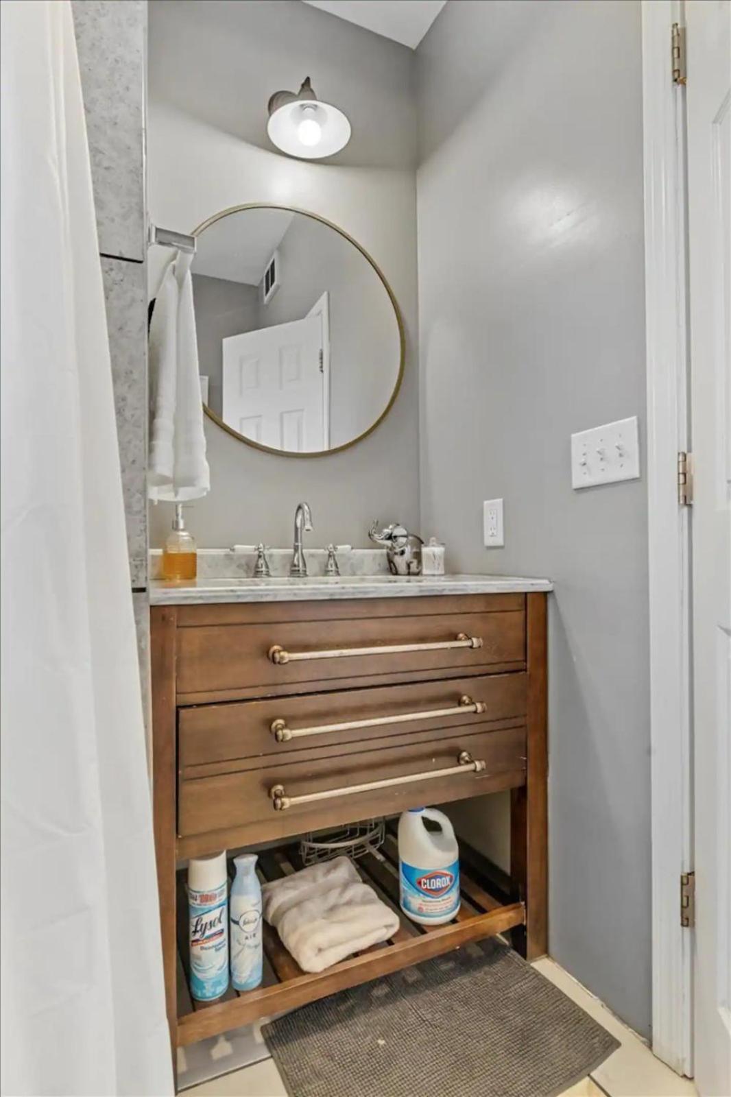 PetFriendly 2BR Convenient to Stadium&Downtown - ctd view 4