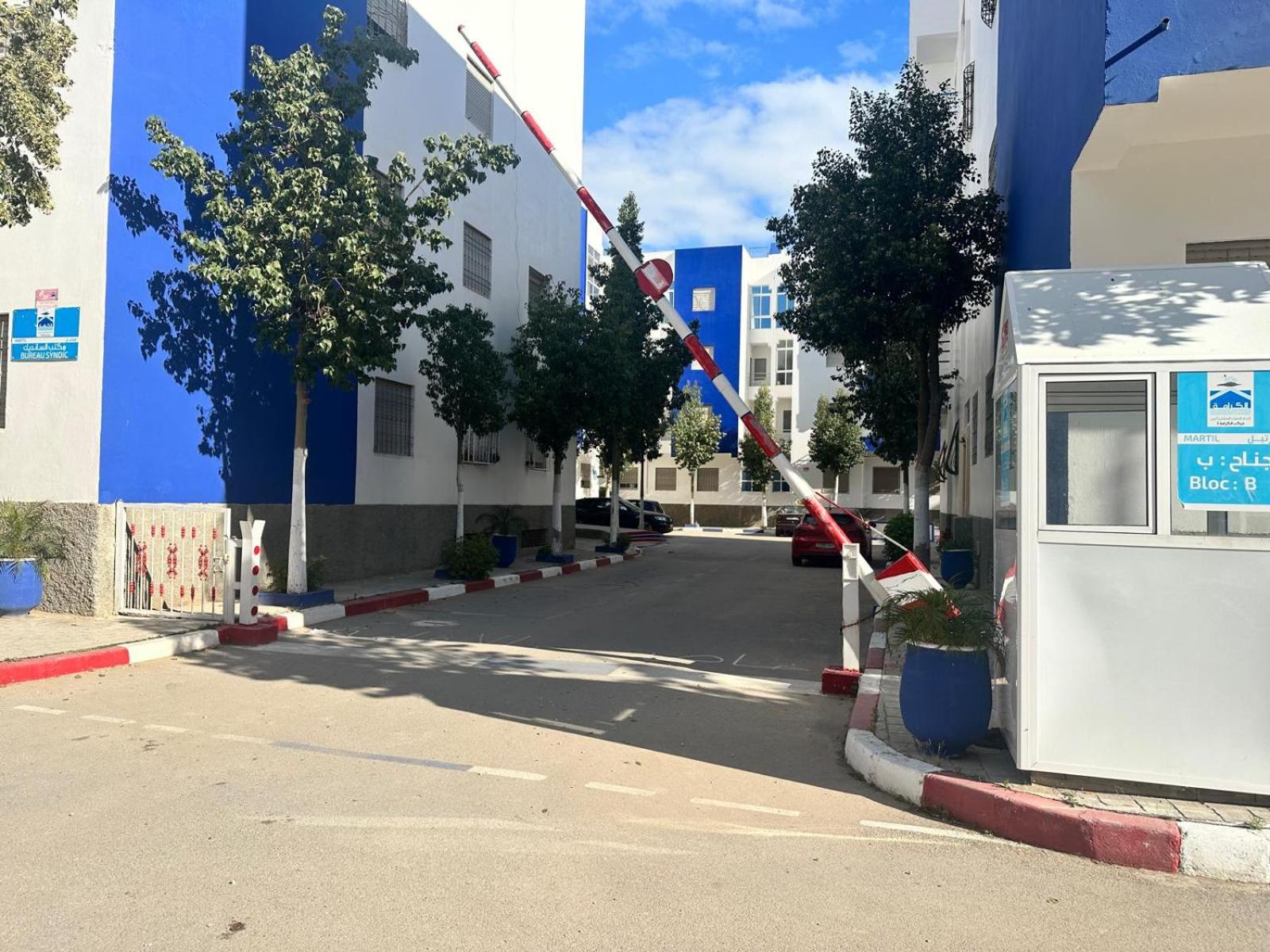 Modern beach appartment in the heart of Martil view 3