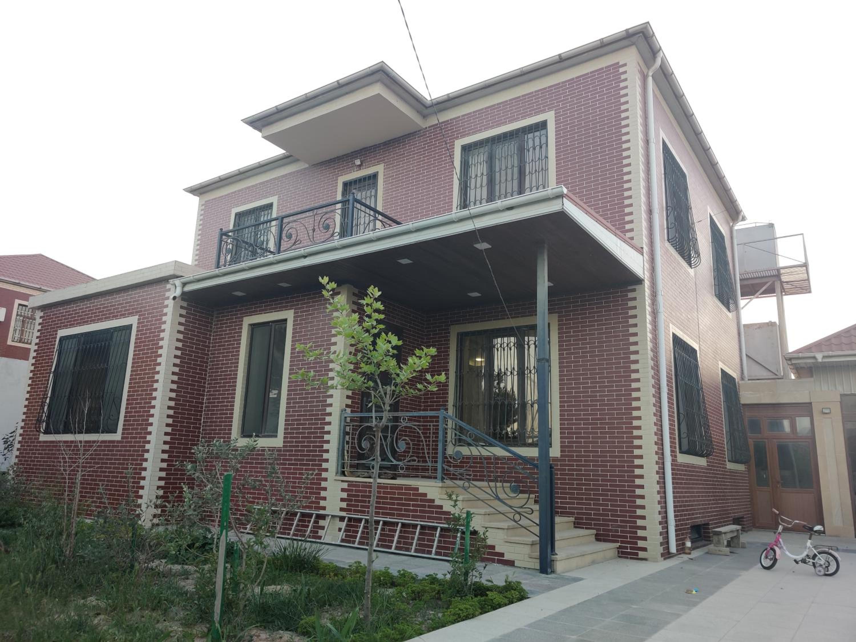 Baku Red Villa
