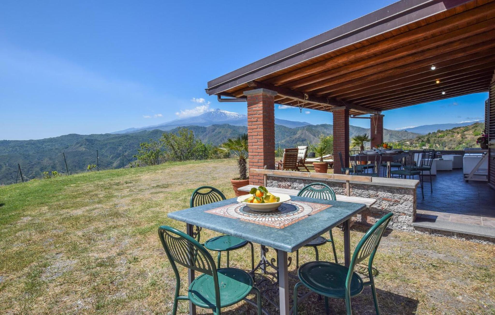 Villa Aura