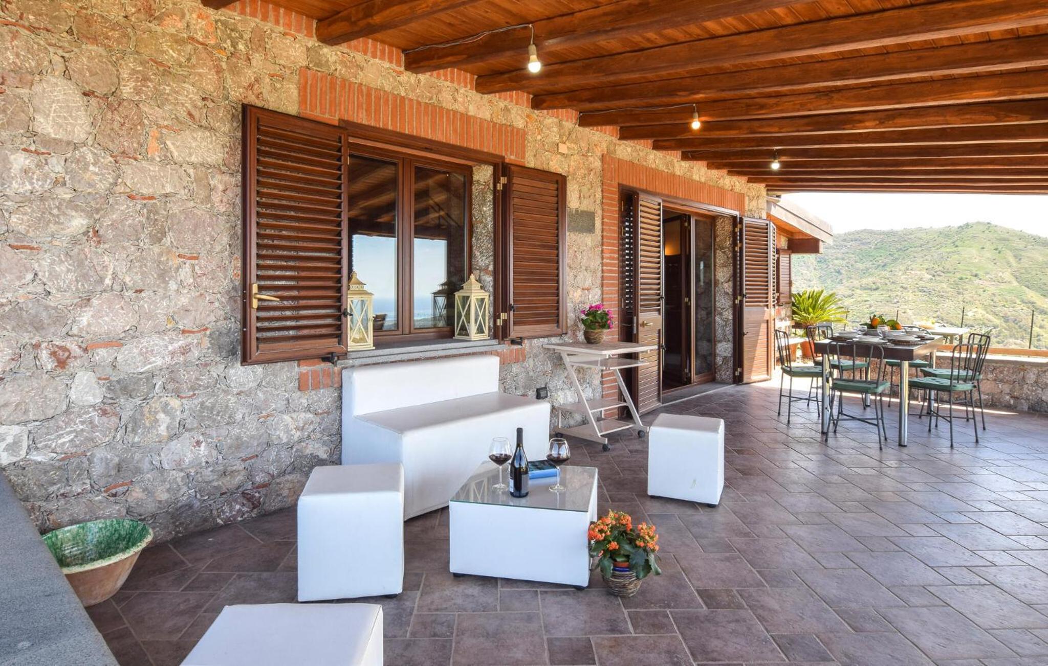Villa Aura