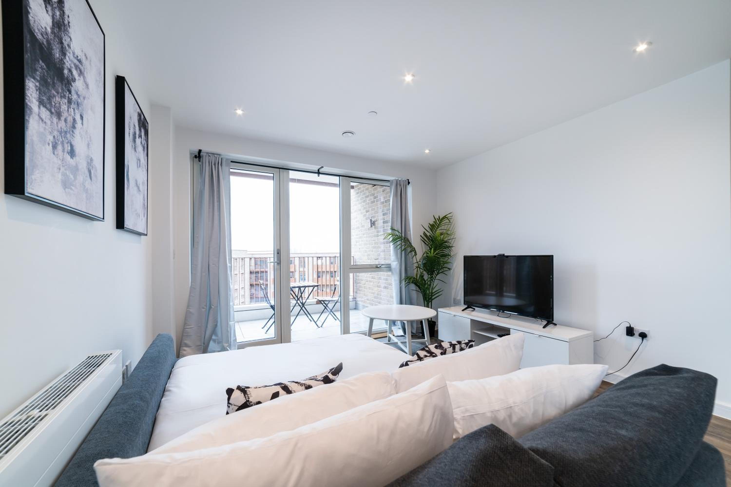 Swift Retreat in Barking