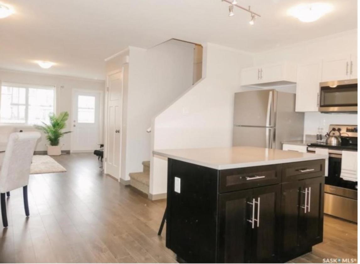 3 bedroom Town in Stonebridge unit 303
