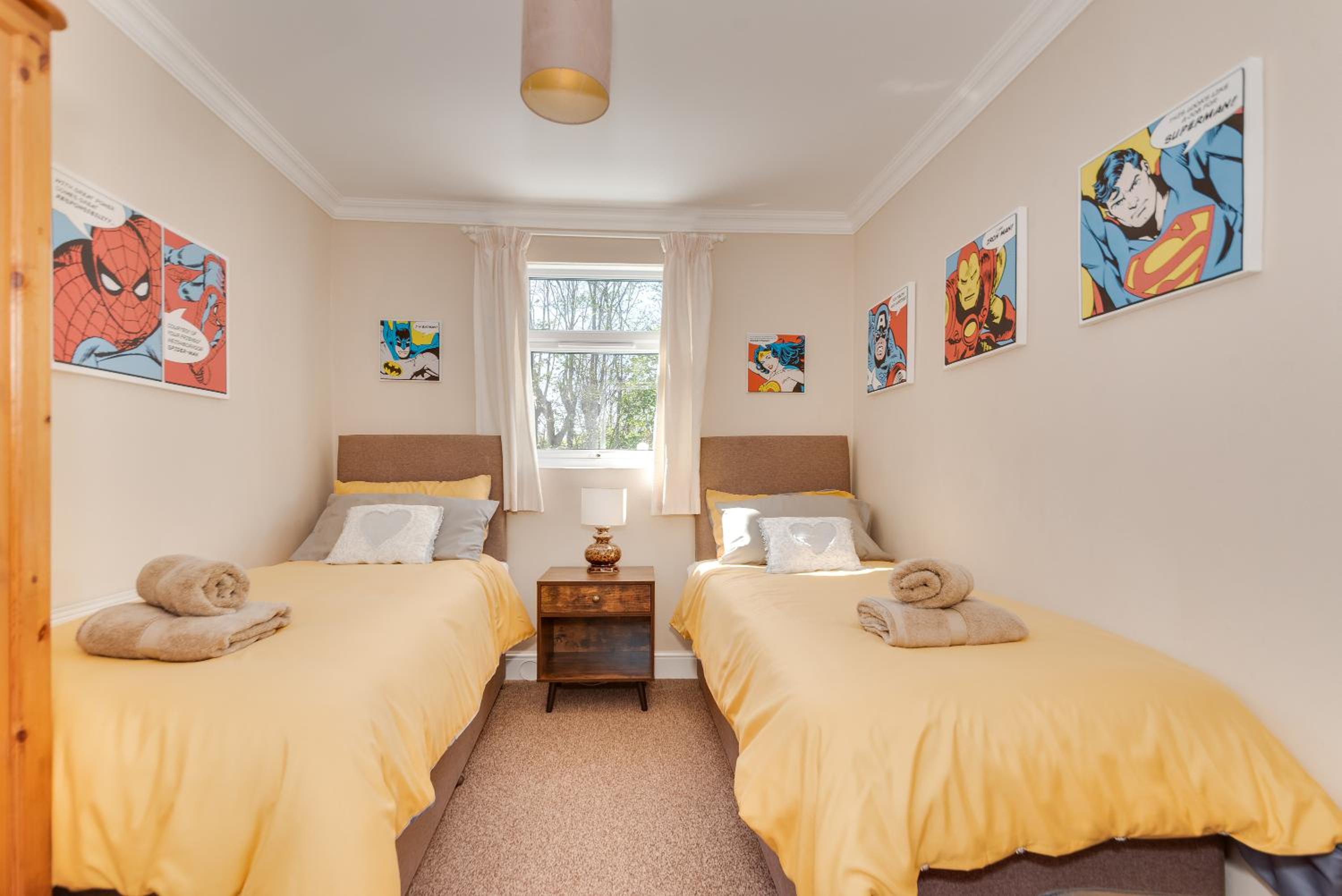 Happy Monkey Town House - Sleeps 9 view 5