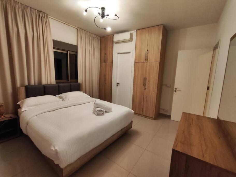 Spacious Nest 1-BR Apt in Ashrafieh view 2
