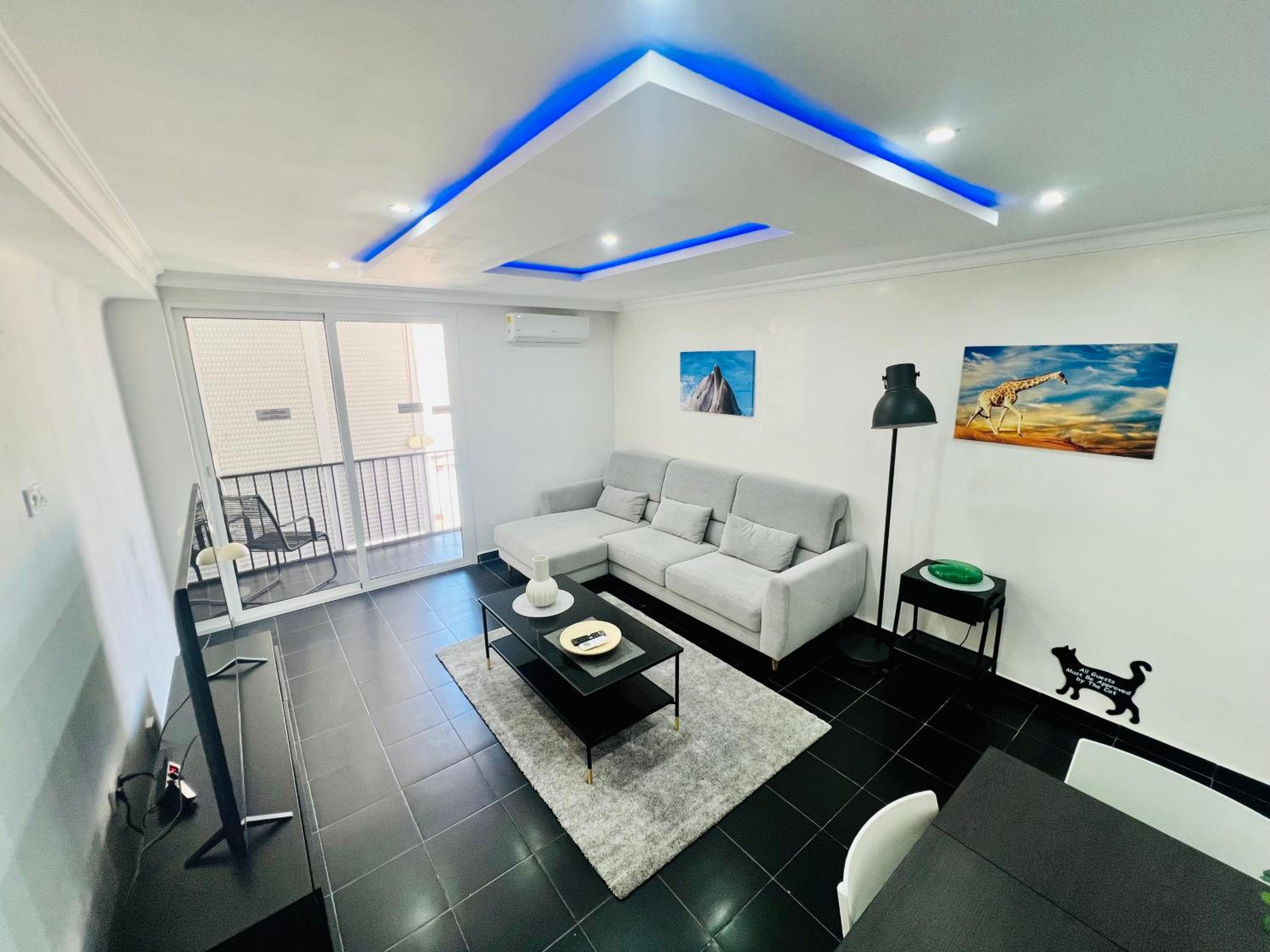 Hotel Peachy Stays 3-Bedroom Brand New Central Flat - Image 1