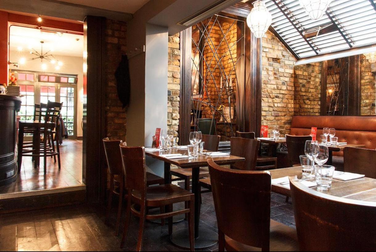 Elephant & Oxpecker 2 Bedrooms in Fulham