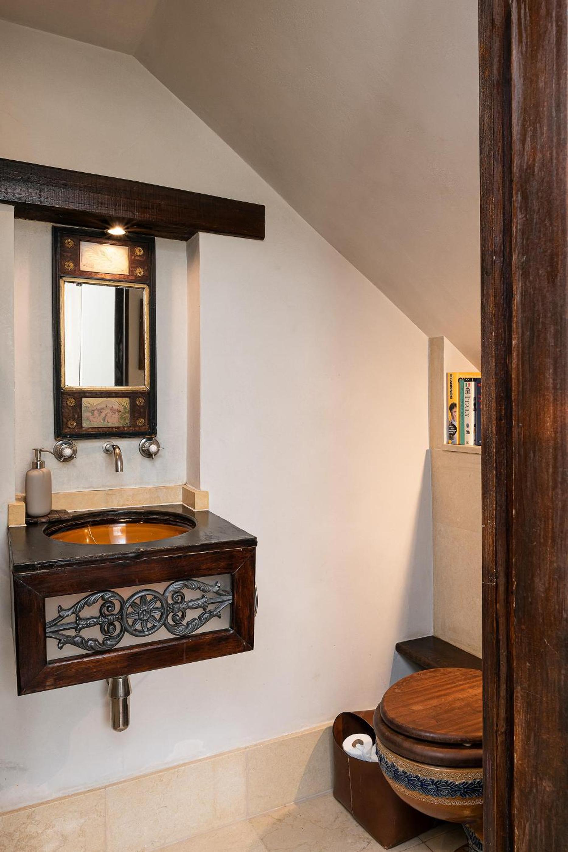 A Chelsea Retreat - 2 Bedroom with Garden and Parking