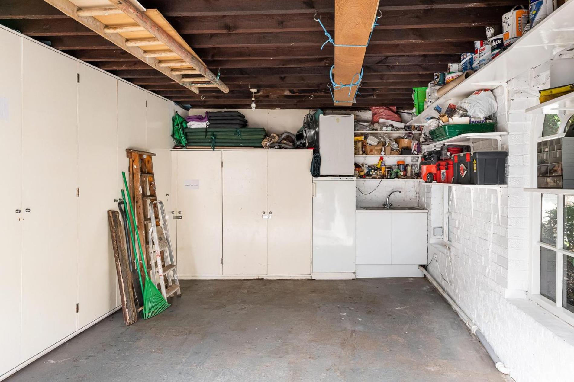 A Chelsea Retreat - 2 Bedroom with Garden and Parking