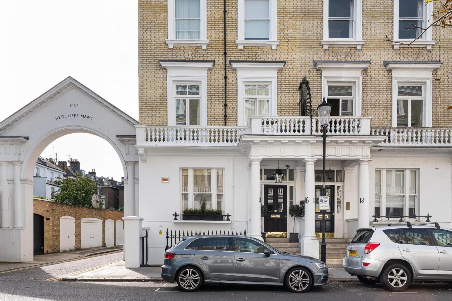 A Chelsea Retreat - 2 Bedroom with Garden and Parking