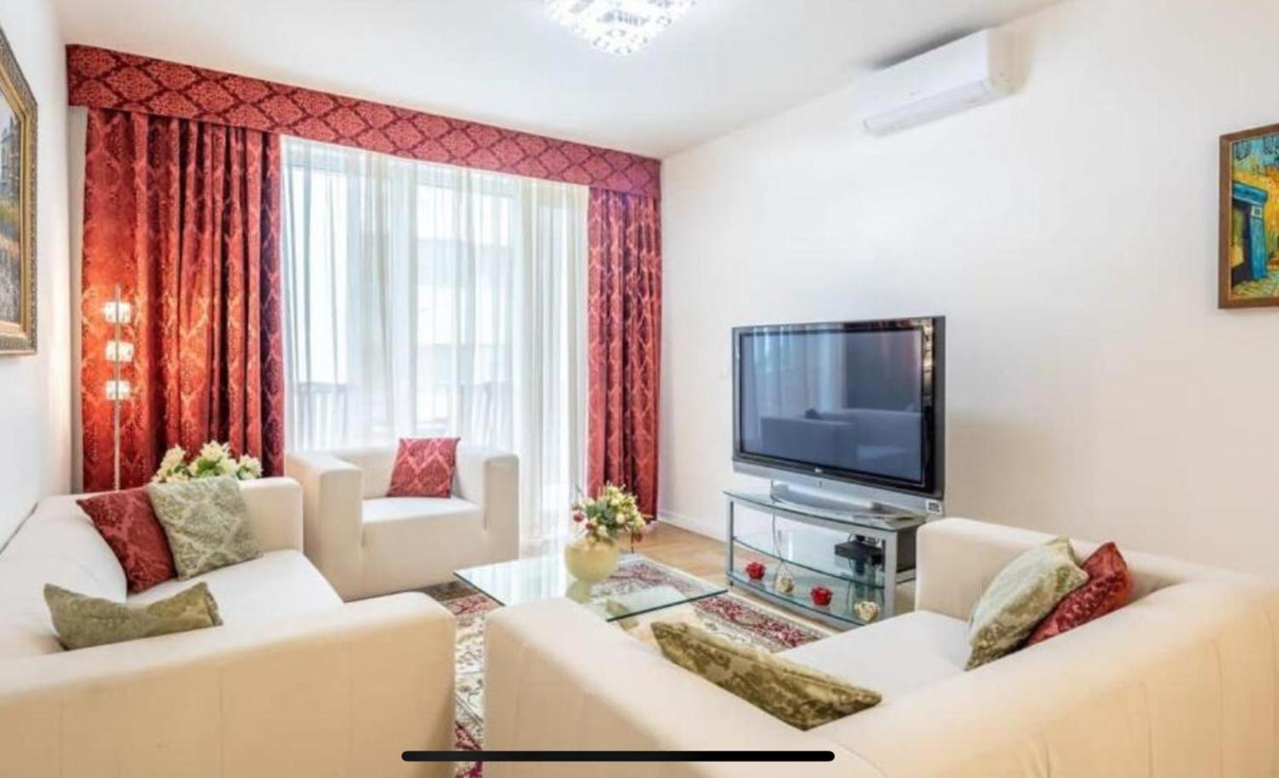 Buda Gem Apartment with Parking view 2