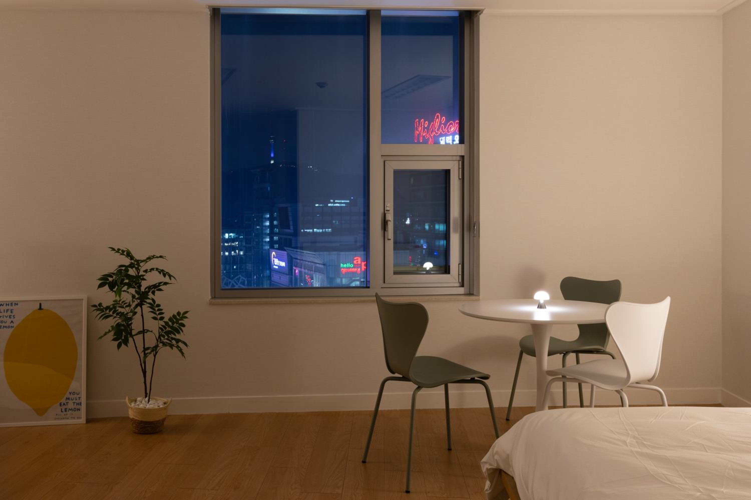 hotel room