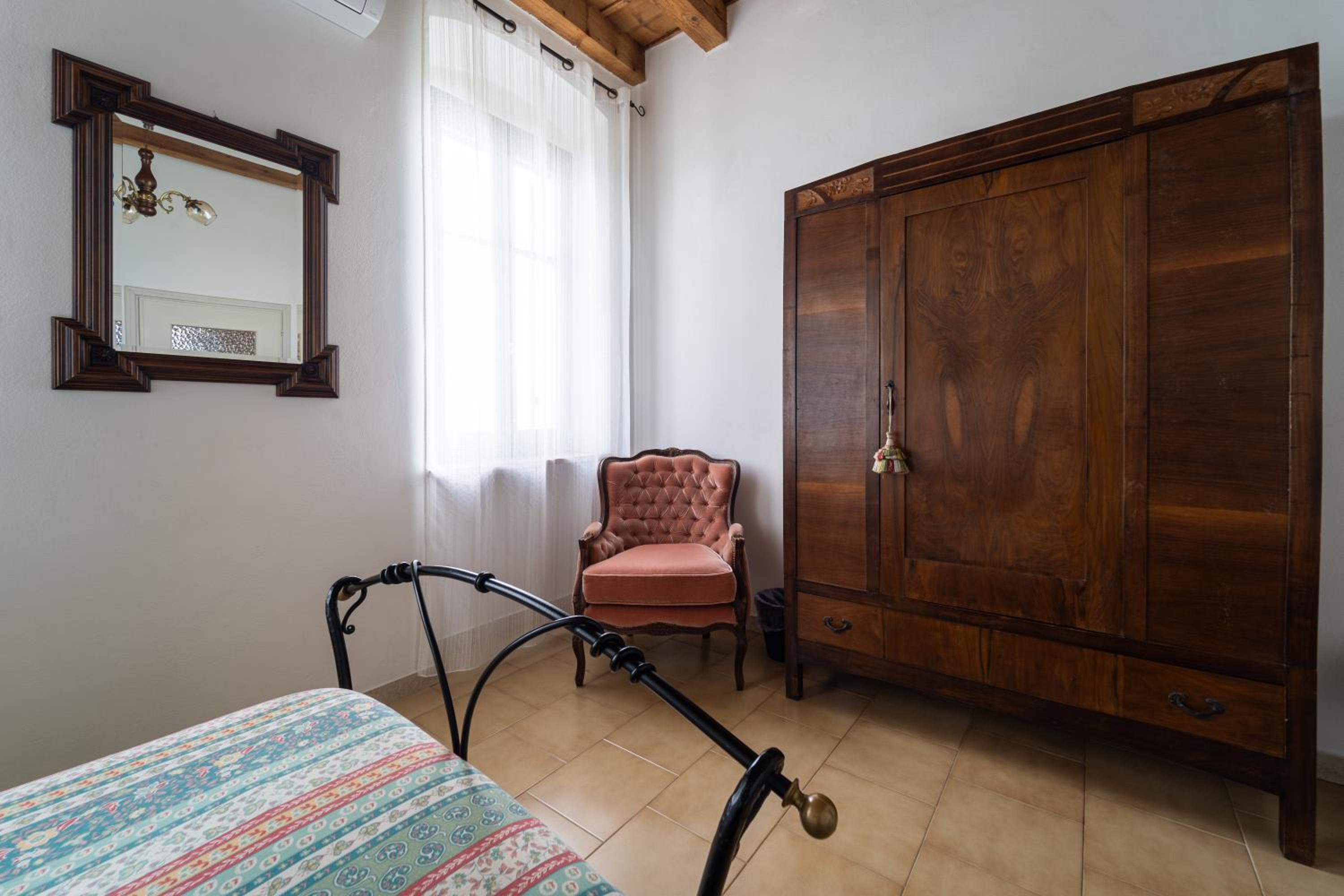 Antico Stemma Corte Meneghella