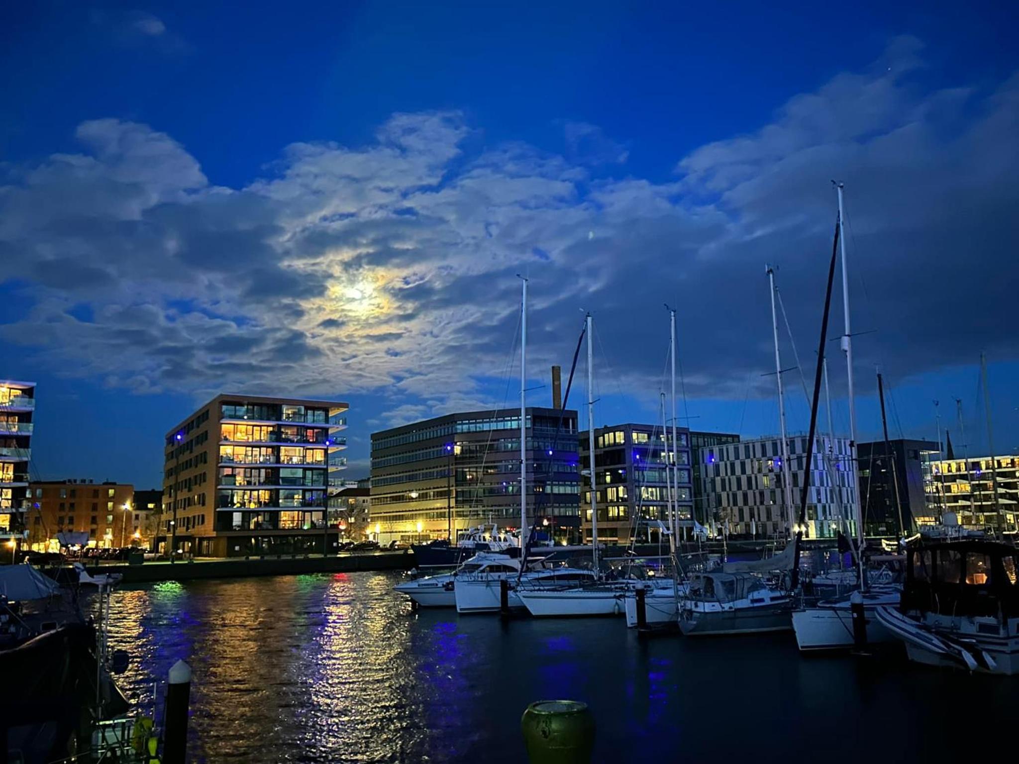 Gemütl Wohnung mit Blick auf den Hafen