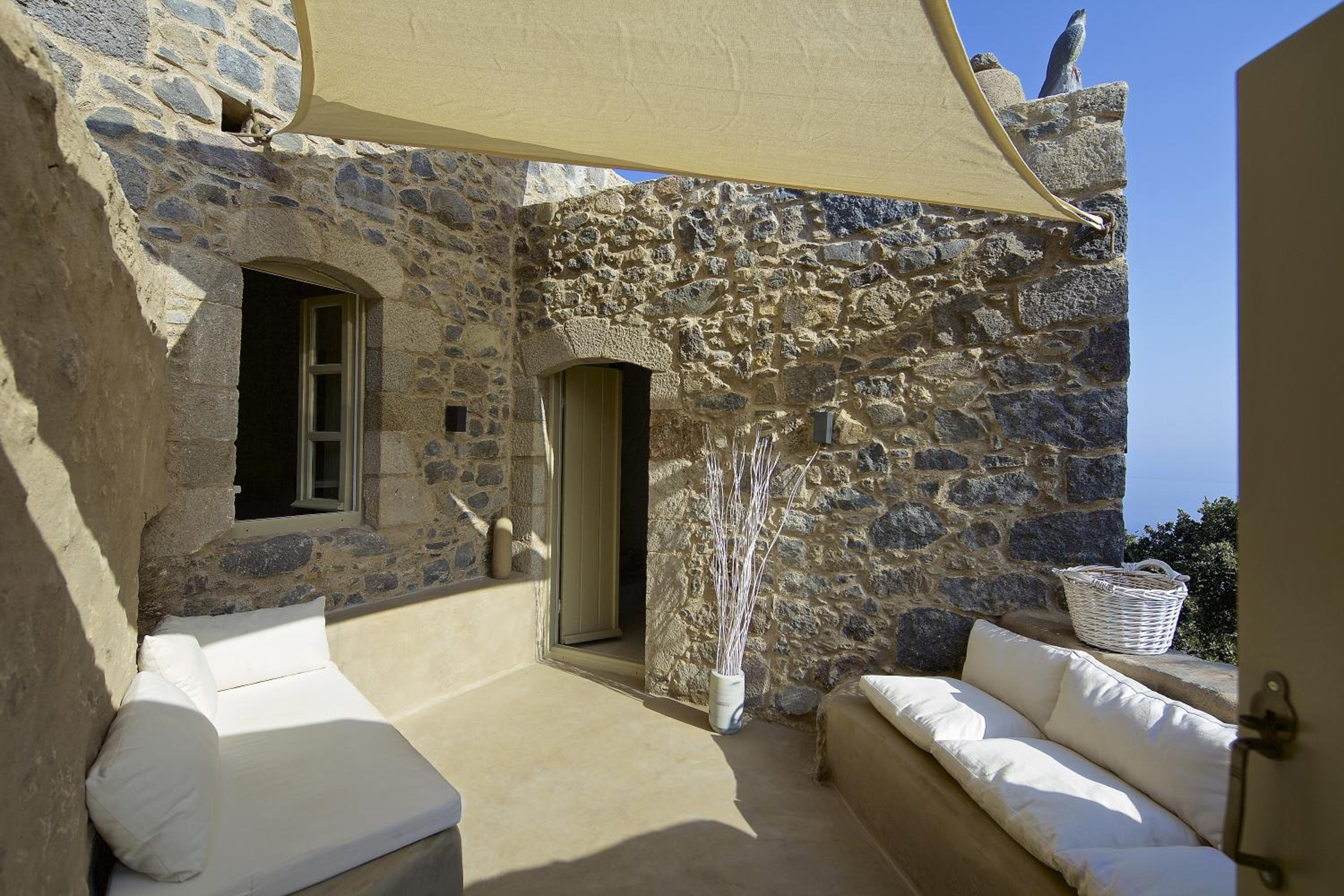 MELANOPETRA boutique apartments