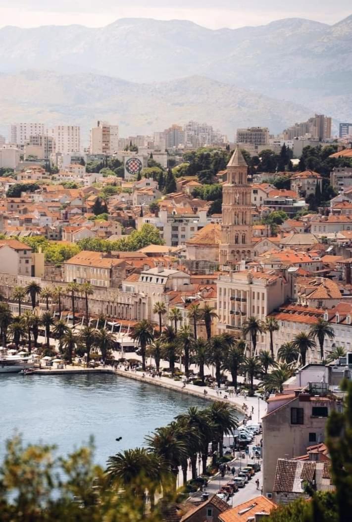 Apartments Lux Lariva, center of Split
