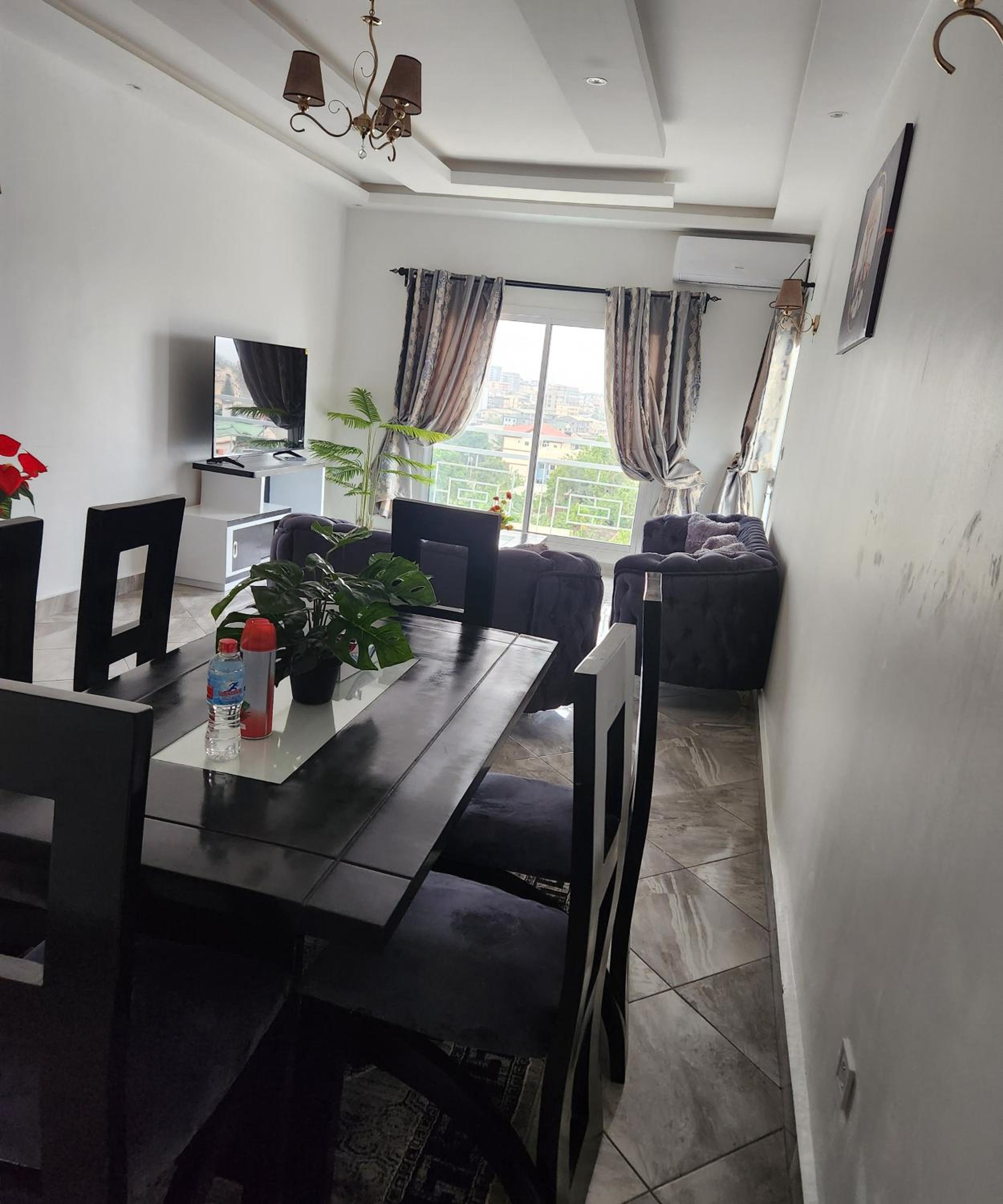 Magnifique appartement haut standing à Kotto, calme, propre, securise avec groupe electrogene et wifi