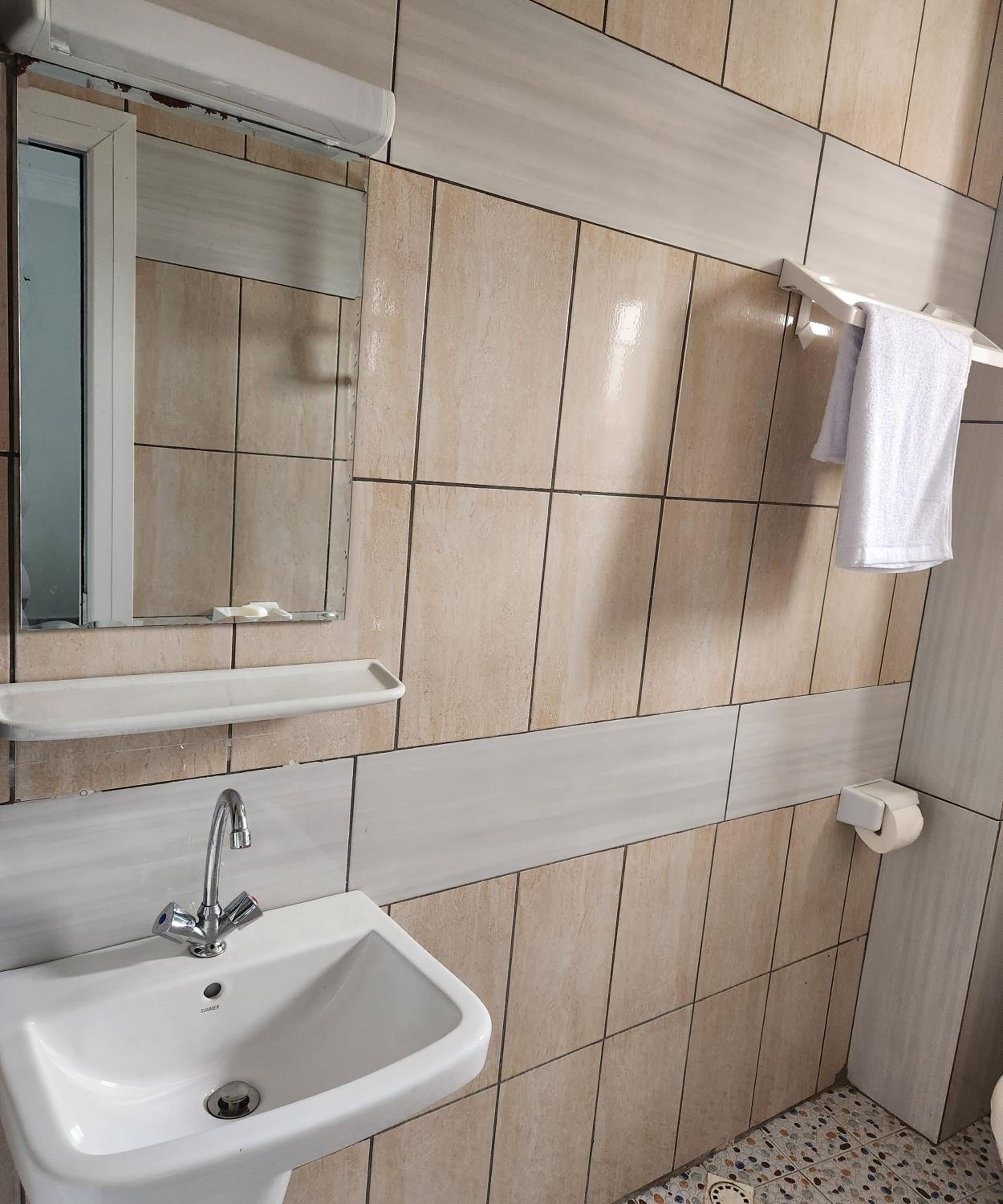 Magnifique appartement haut standing à Kotto, calme, propre, securise avec groupe electrogene et wifi