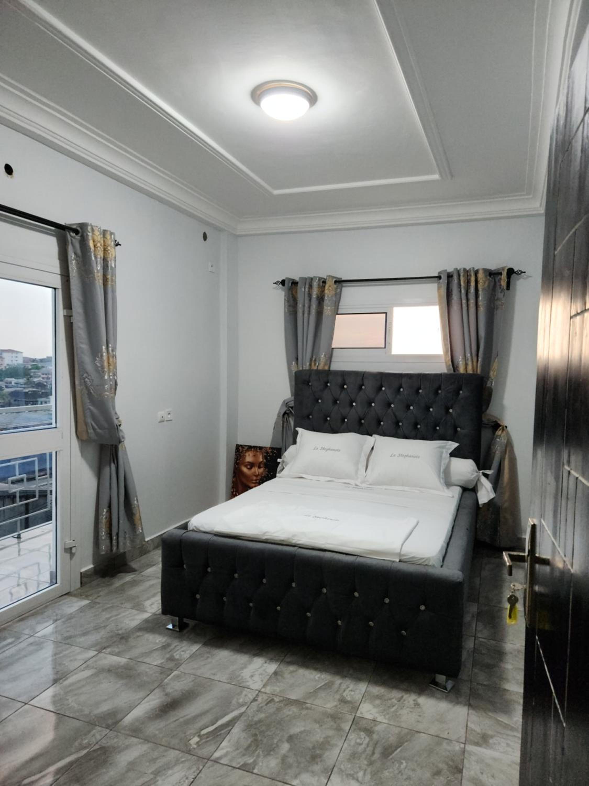 Magnifique appartement haut standing à Kotto, calme, propre, securise avec groupe electrogene et wifi