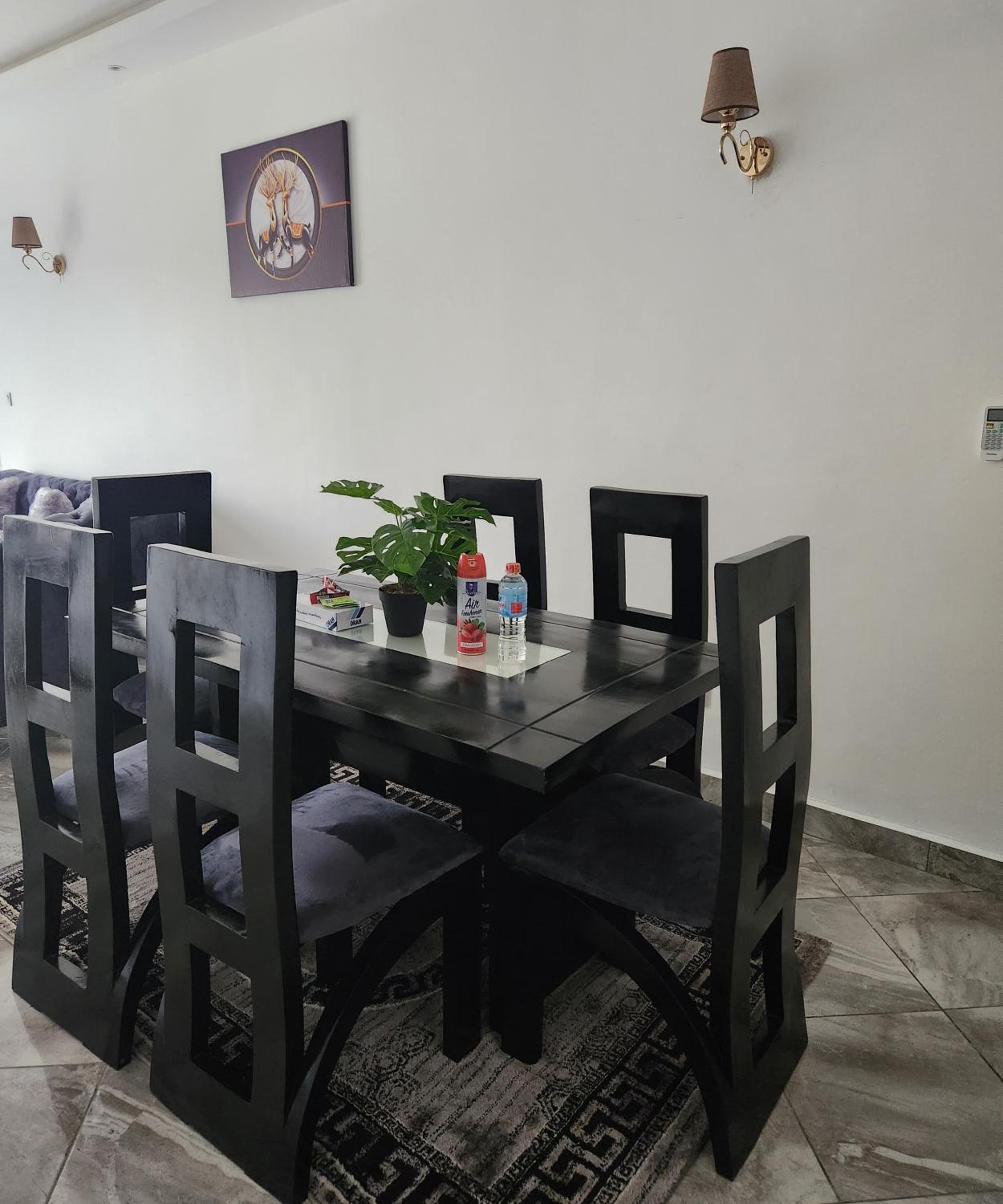 Magnifique appartement haut standing à Kotto, calme, propre, securise avec groupe electrogene et wifi