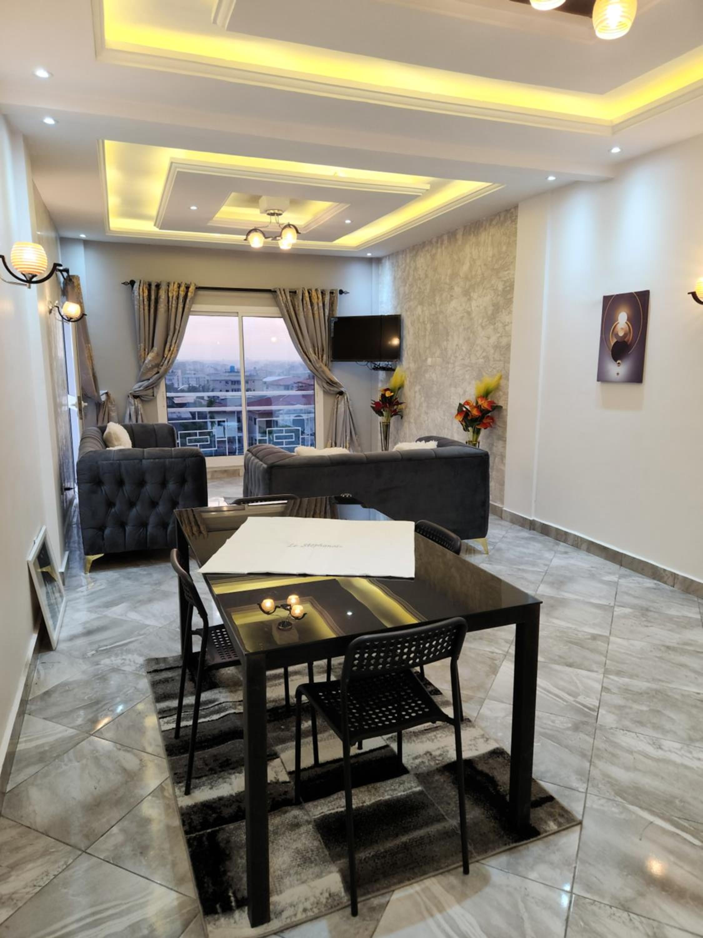 Magnifique appartement haut standing à Kotto, calme, propre, securise avec groupe electrogene et wifi