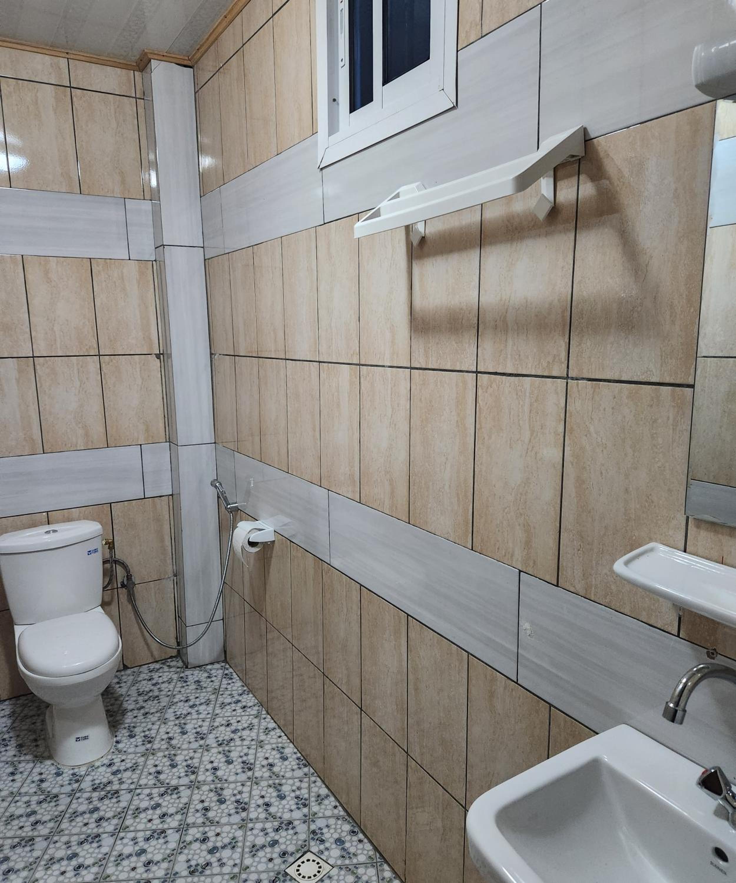 Magnifique appartement haut standing à Kotto, calme, propre, securise avec groupe electrogene et wifi