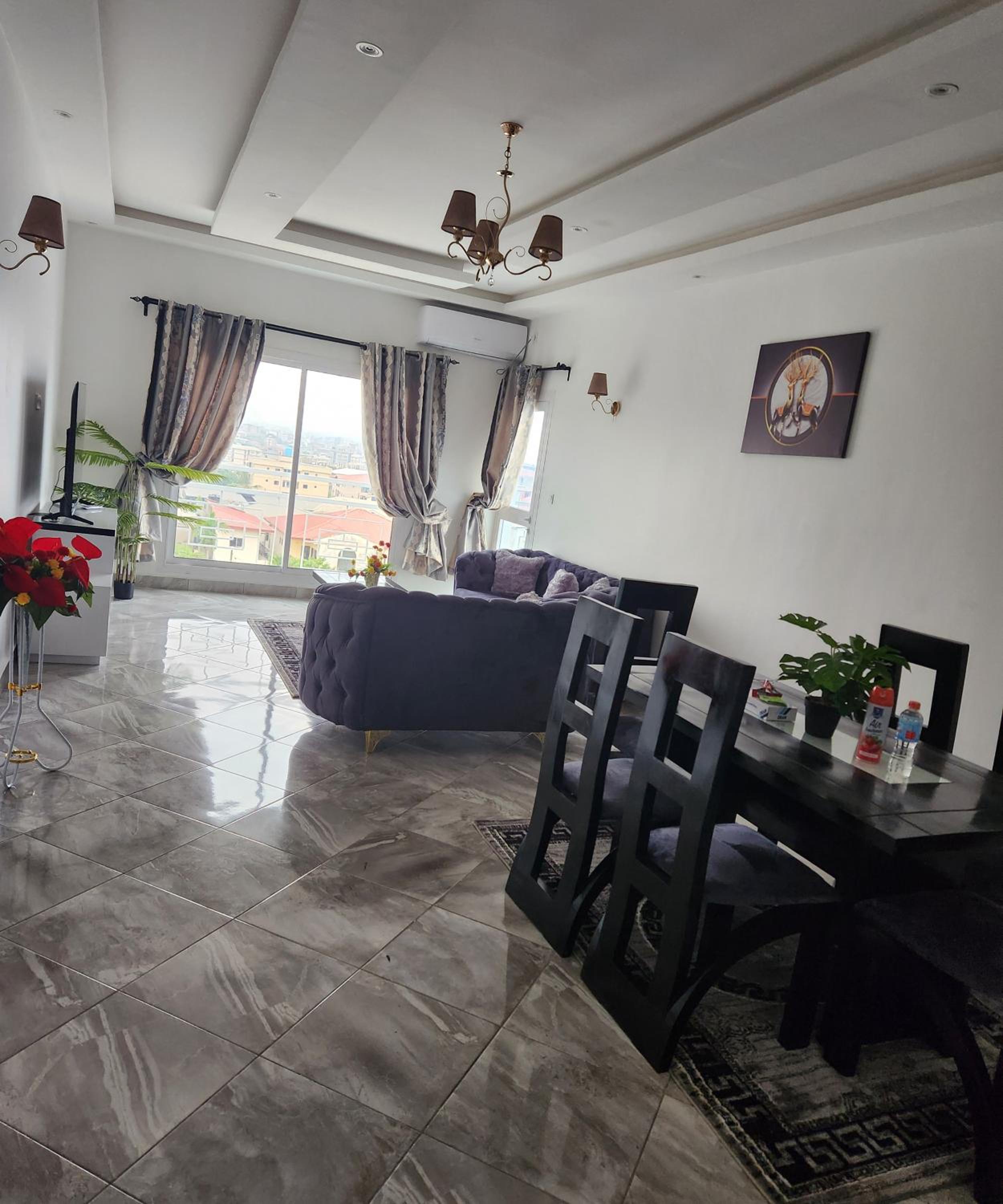 Magnifique appartement haut standing à Kotto, calme, propre, securise avec groupe electrogene et wifi