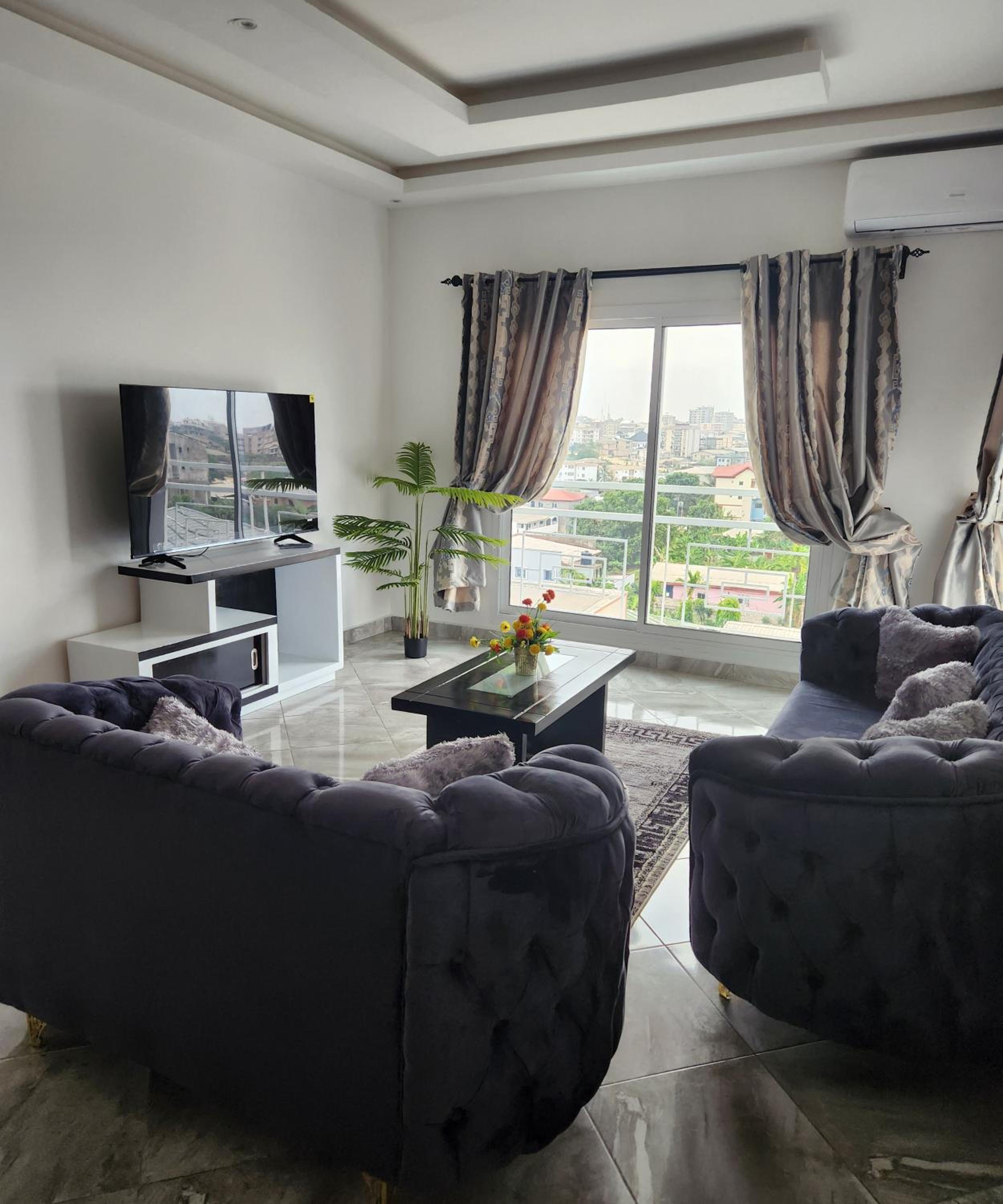 Magnifique appartement haut standing à Kotto, calme, propre, securise avec groupe electrogene et wifi