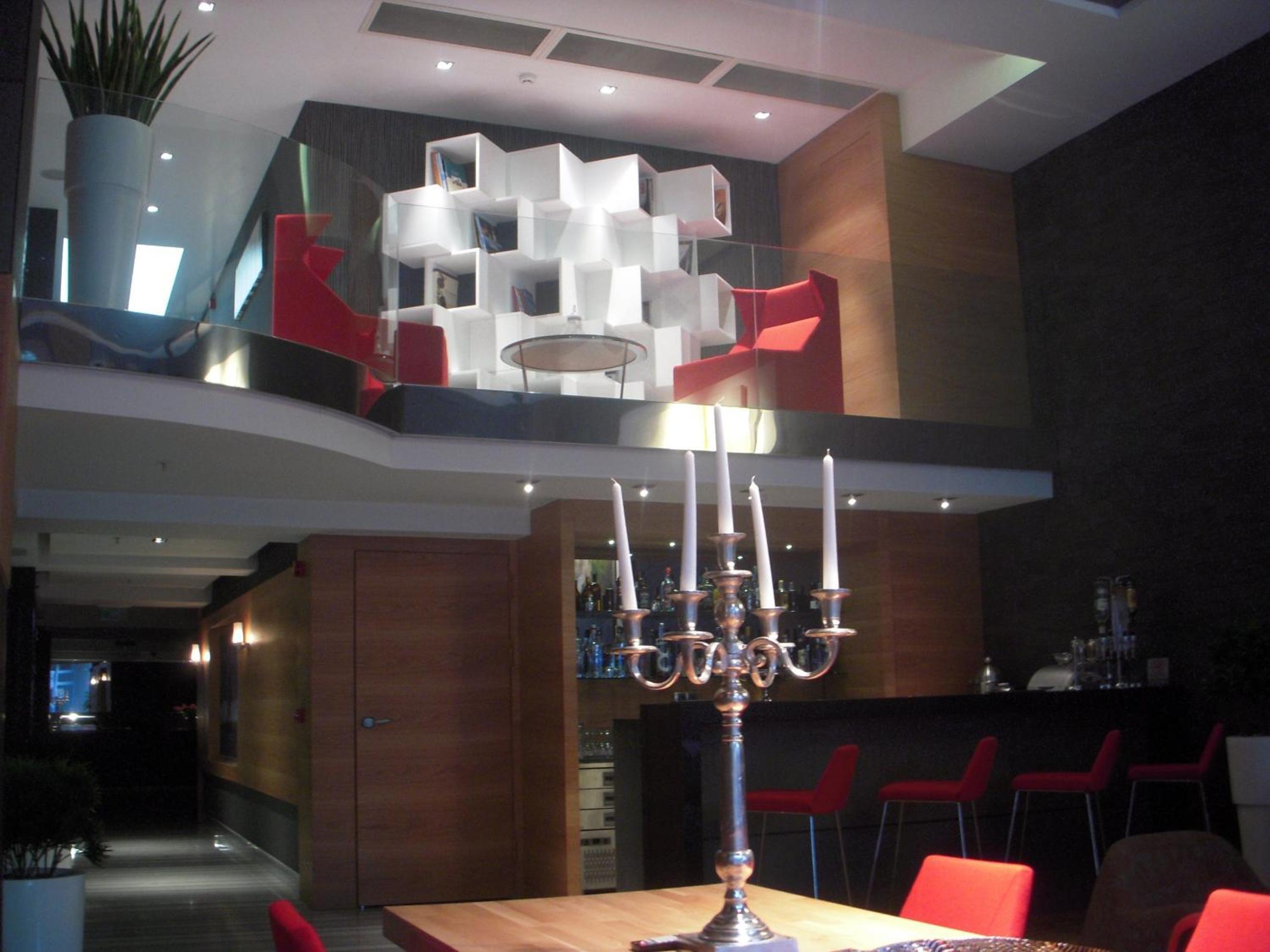 Met Hotel - Image 10