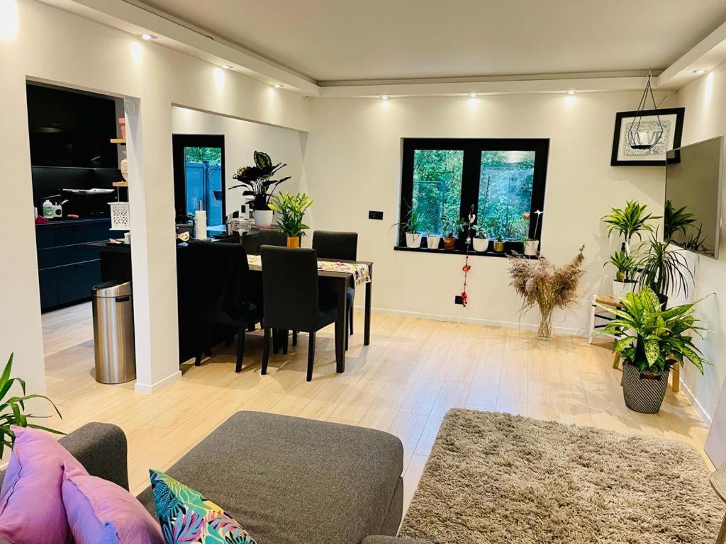 Town house with garden - 1 room with shared bathroom