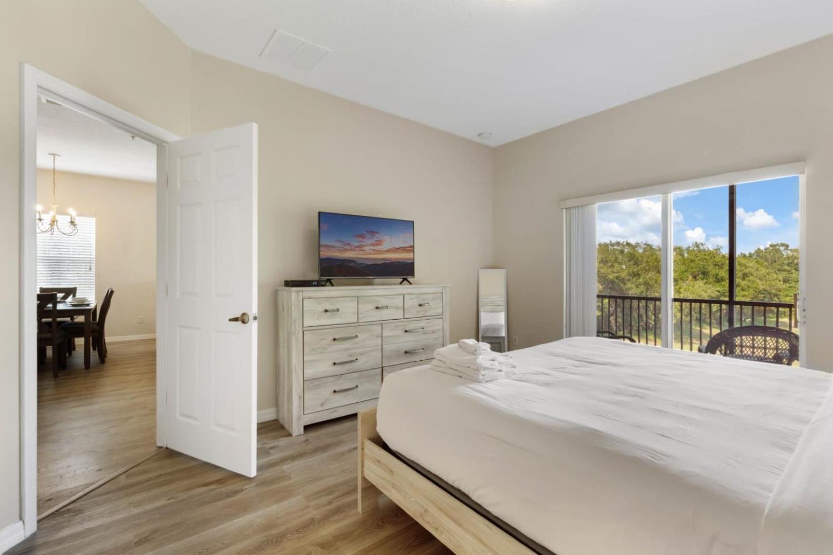 Tropical Bliss Hideaway - Clubhouse - Oakwater