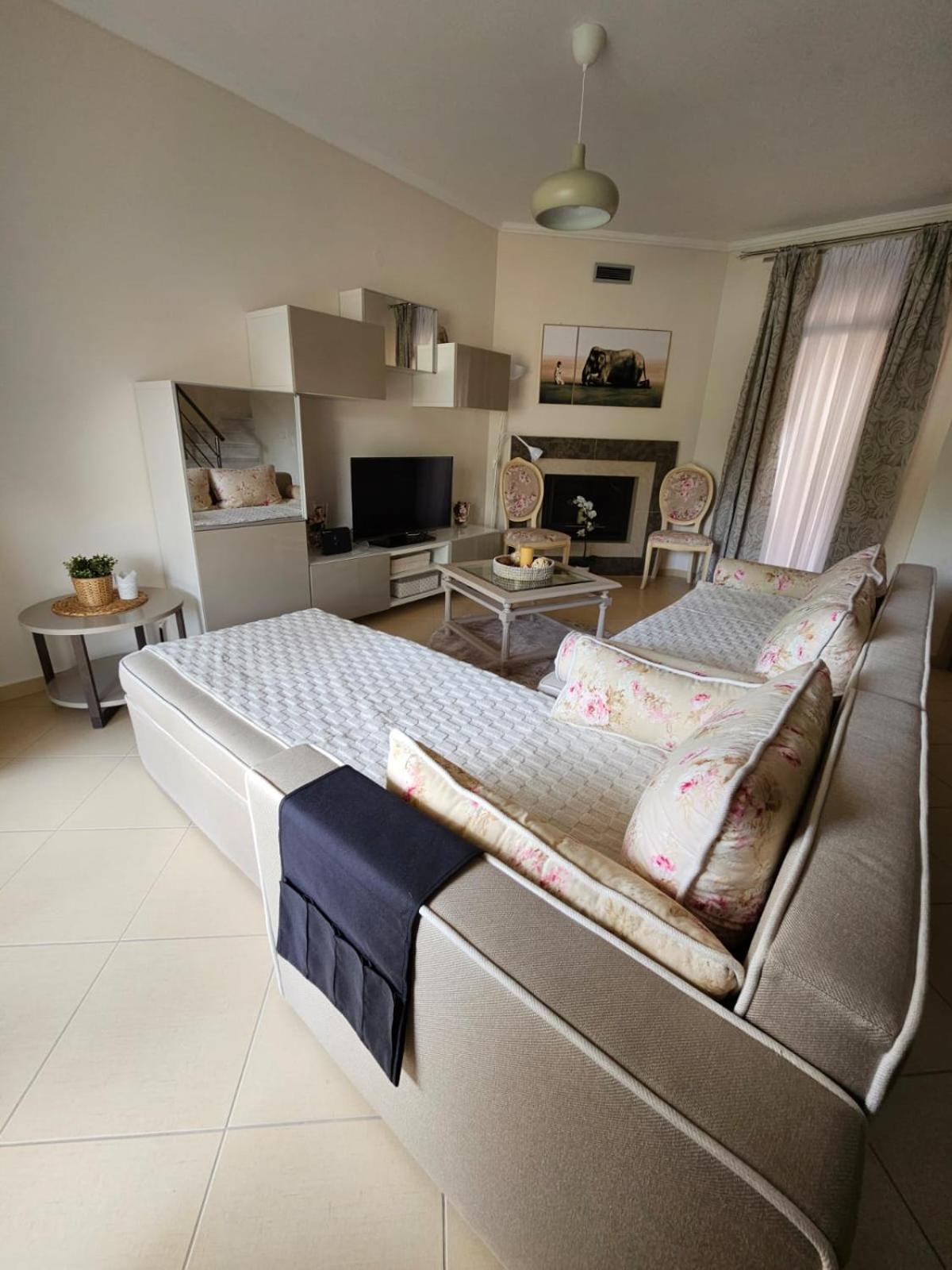 K&B House view 4